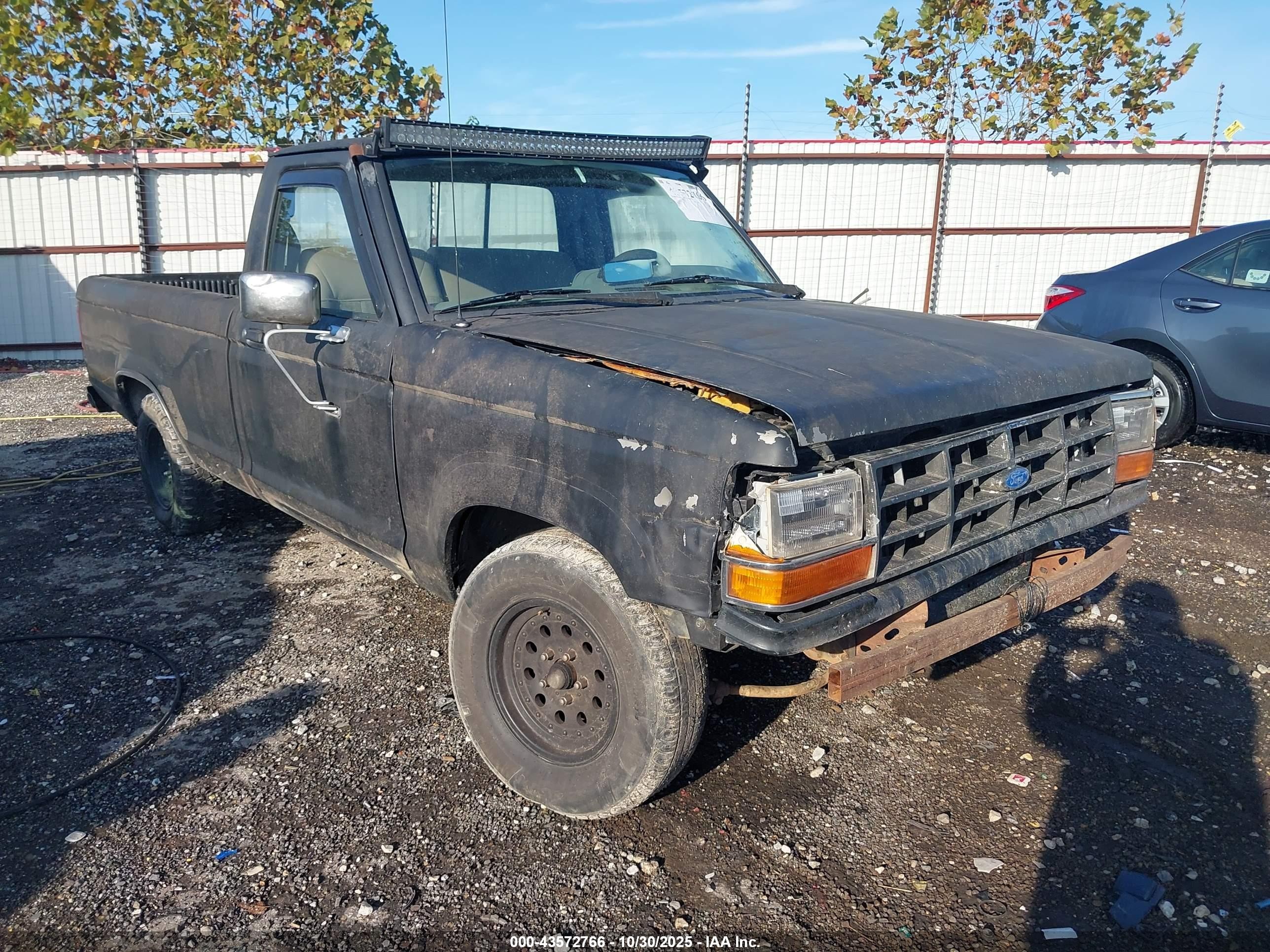 1990 Ford Ranger   Черный vin: 1FTCR10A3LUB65832