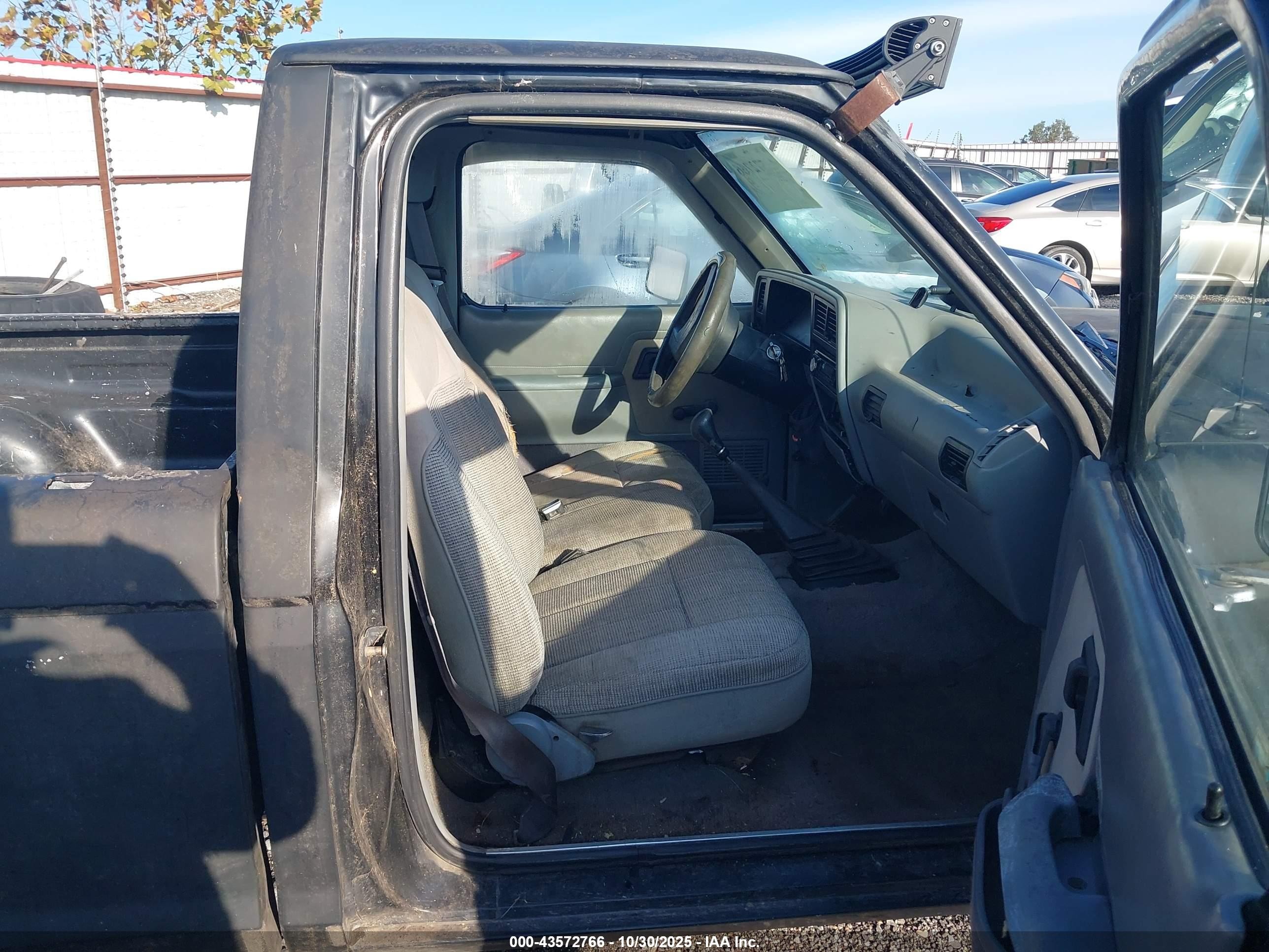 1990 Ford Ranger   Черный vin: 1FTCR10A3LUB65832