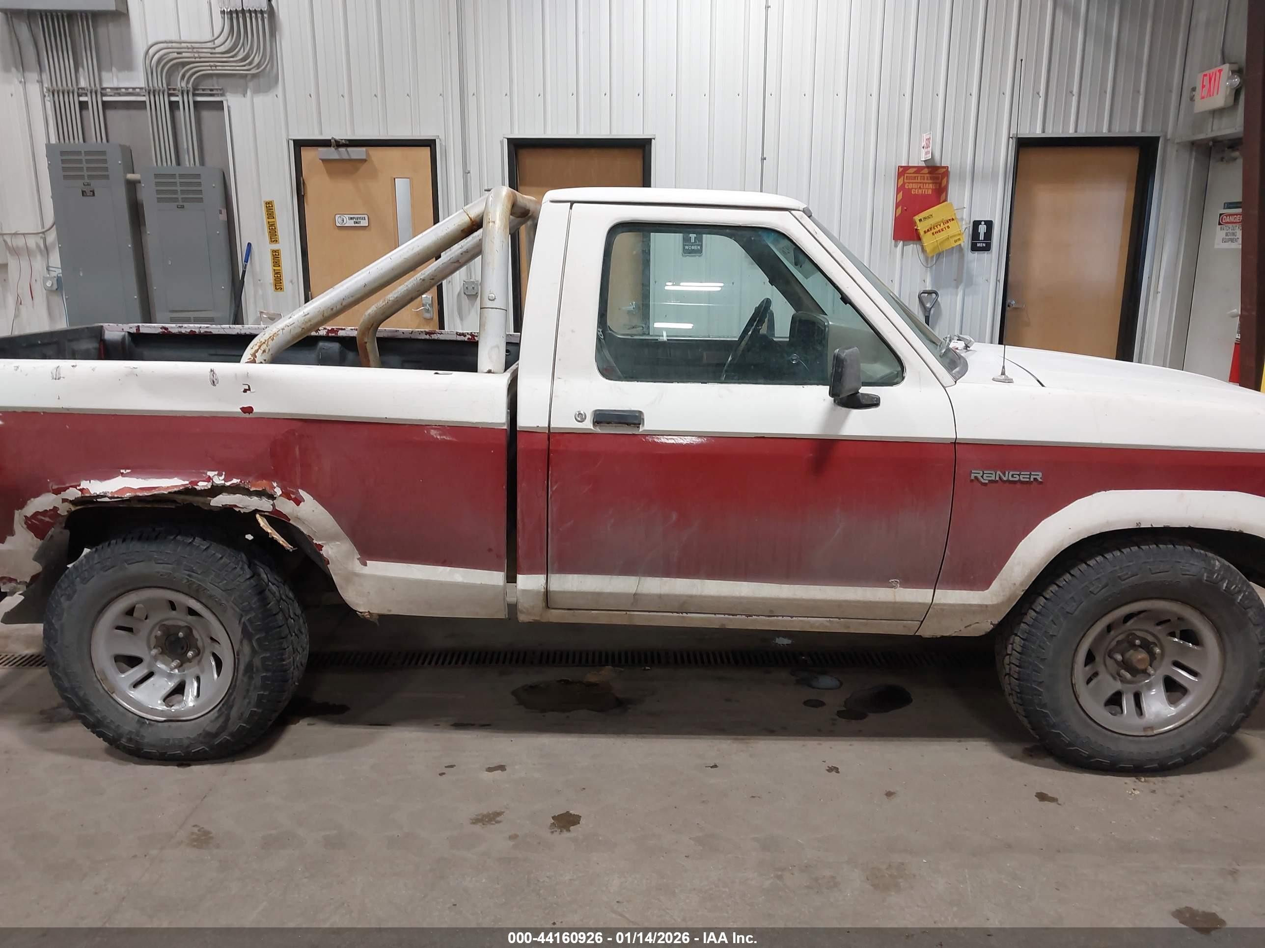1992 Ford Ranger   Темно-бордовый vin: 1FTCR10A3NUA55897