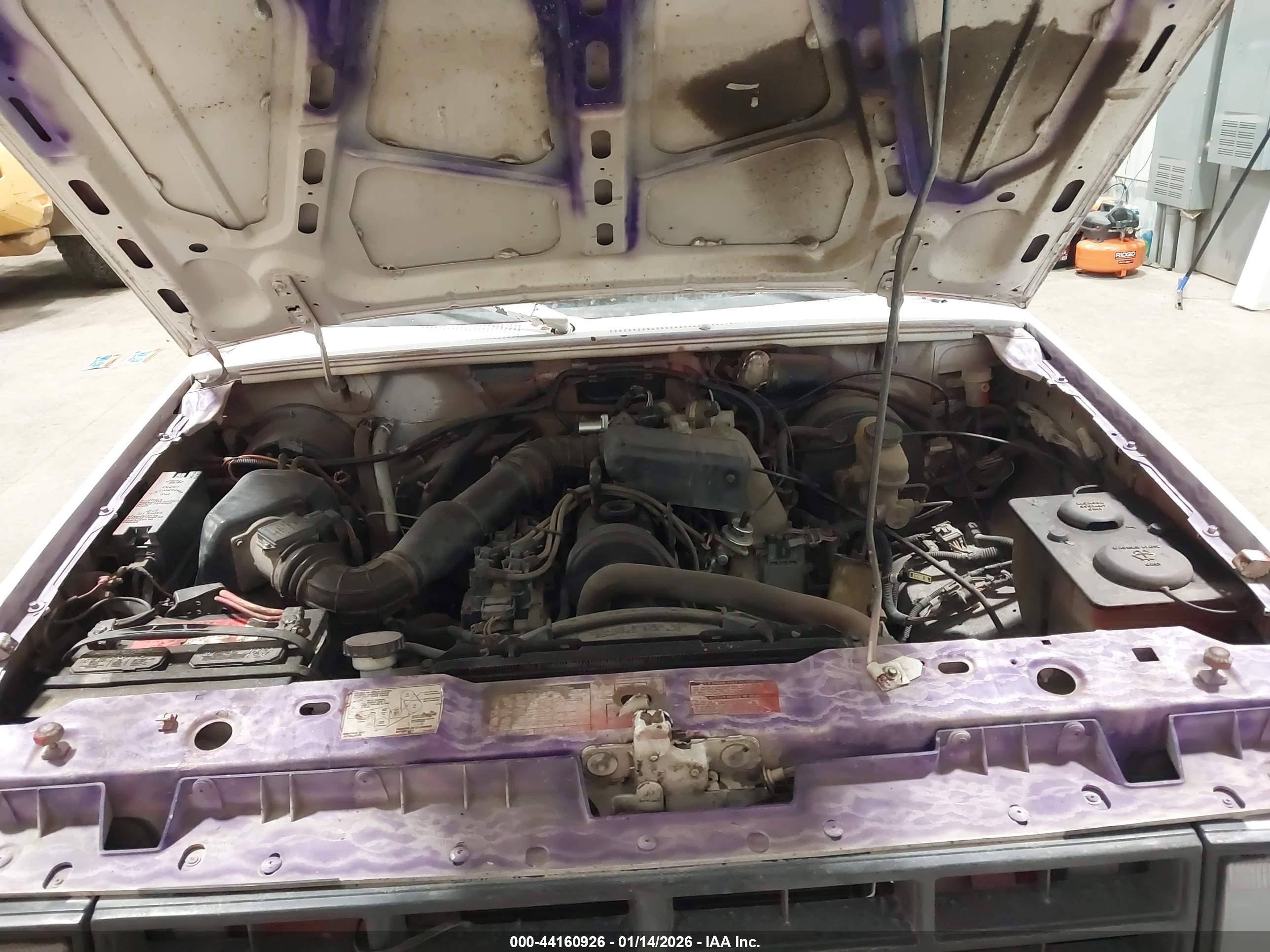 1992 Ford Ranger   Темно-бордовый vin: 1FTCR10A3NUA55897