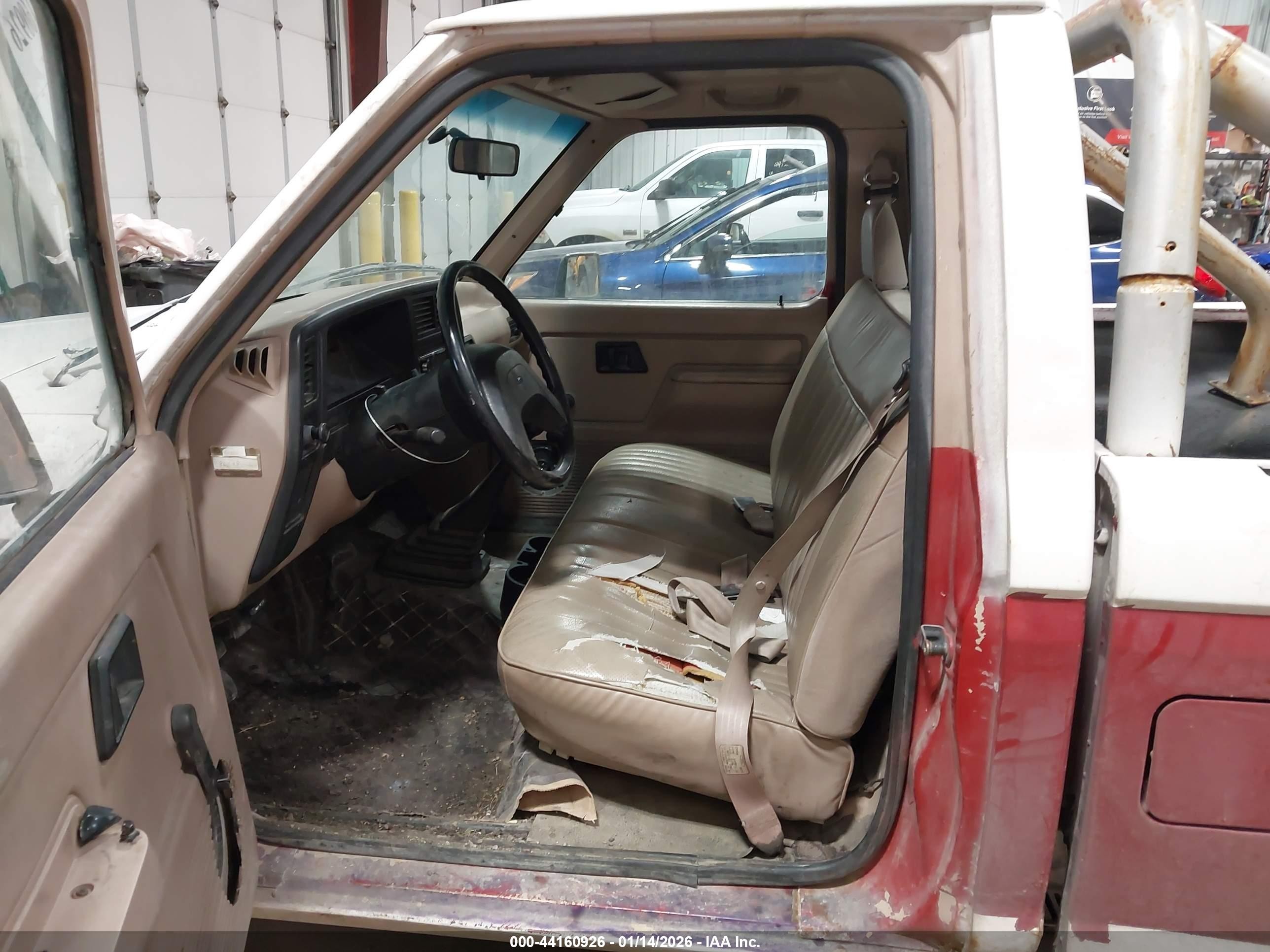 1992 Ford Ranger   Темно-бордовый vin: 1FTCR10A3NUA55897
