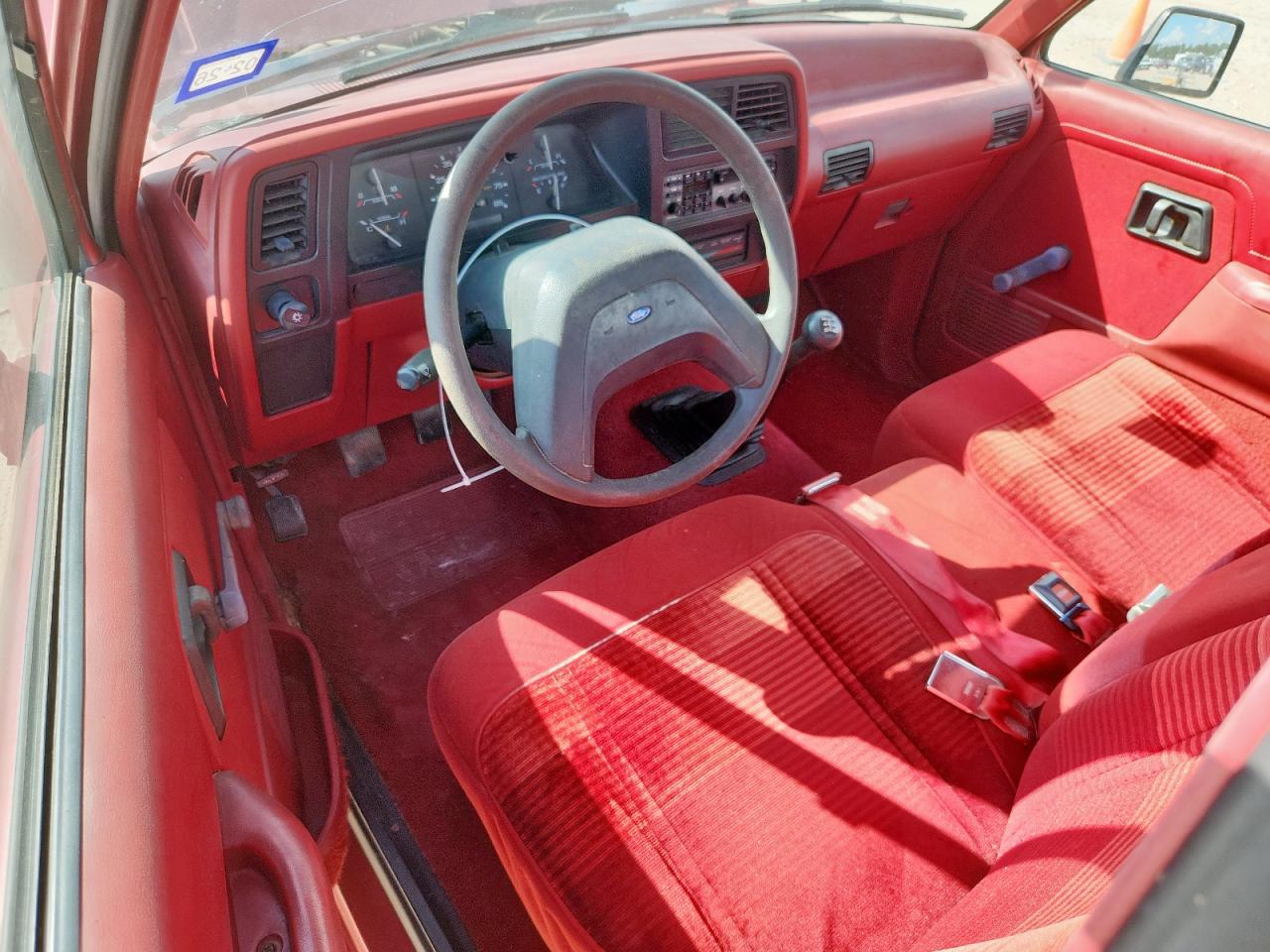 1992 Ford Ranger Красный vin: 1FTCR10A3NUC18838