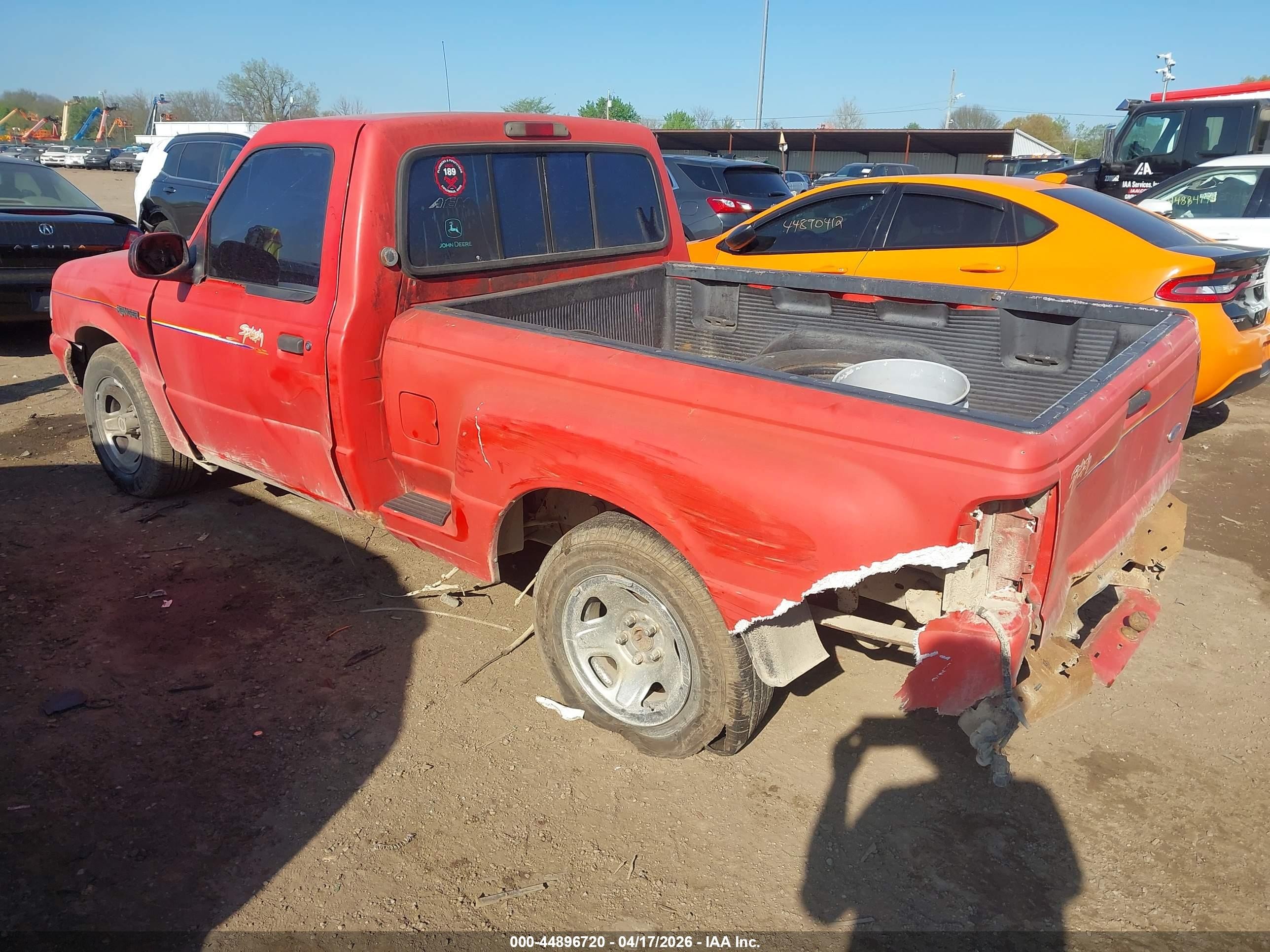 1994 Ford Ranger   Red vin: 1FTCR10A3RPB63733