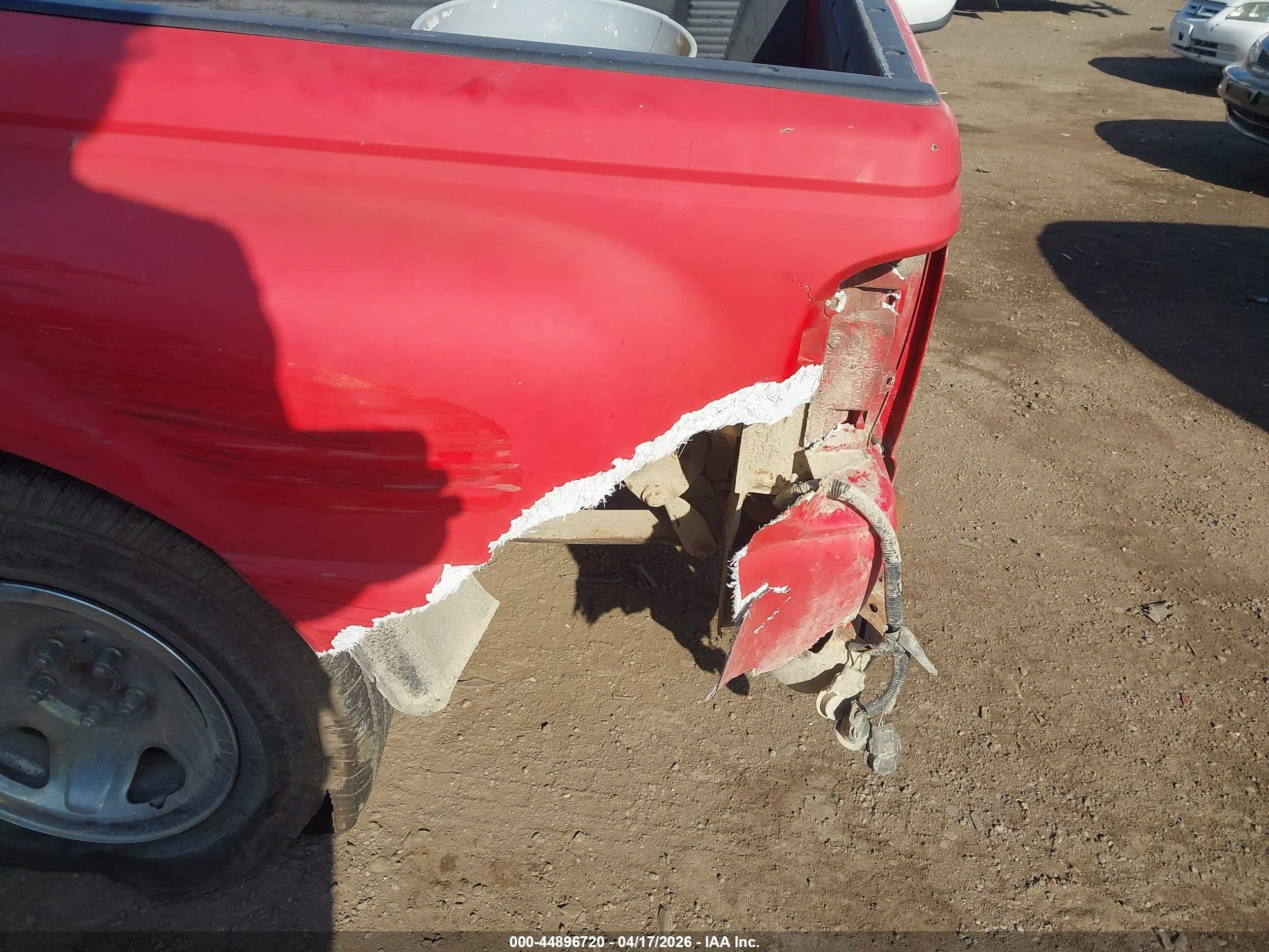 1994 Ford Ranger   Red vin: 1FTCR10A3RPB63733