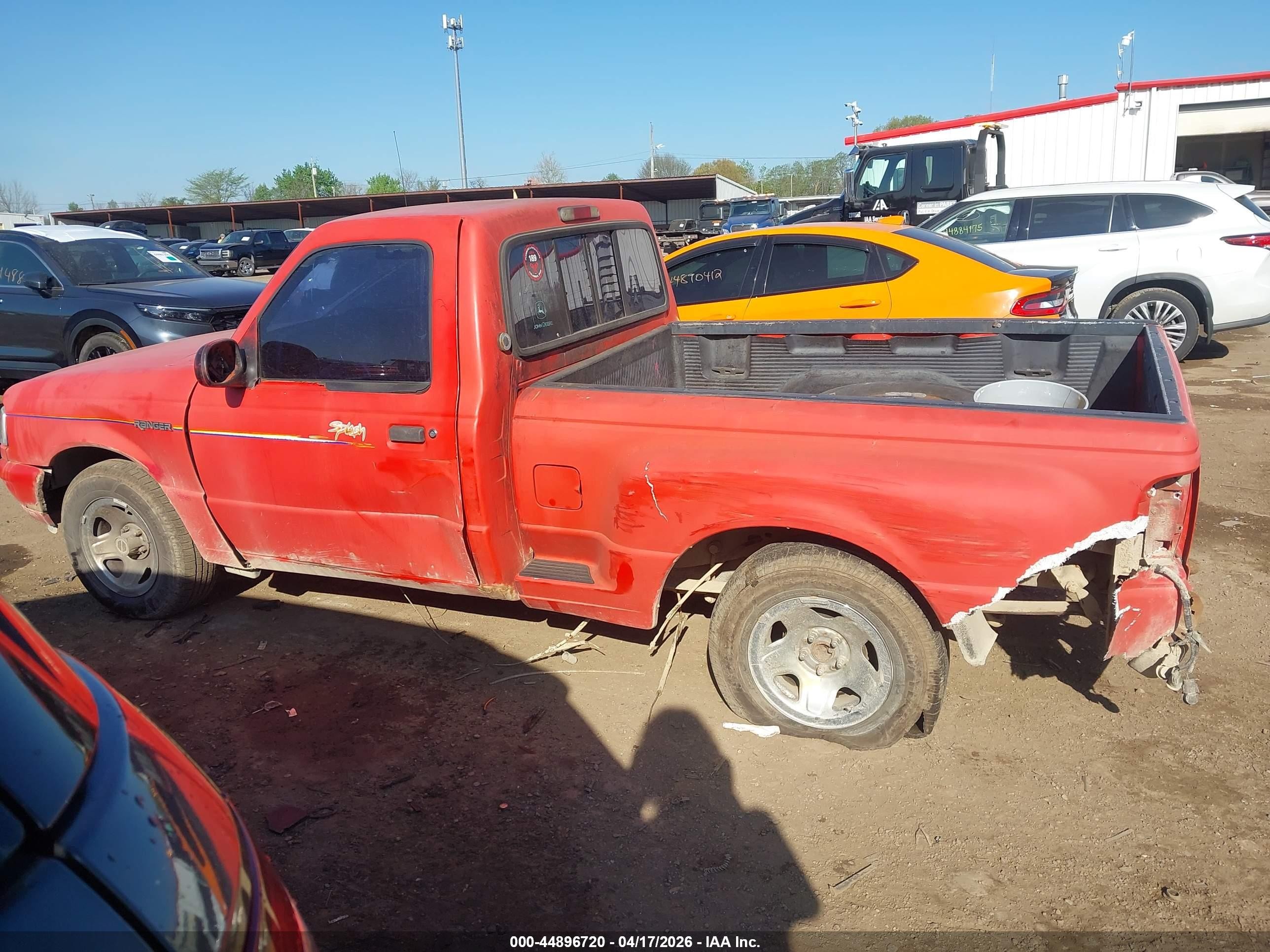 1994 Ford Ranger   Red vin: 1FTCR10A3RPB63733