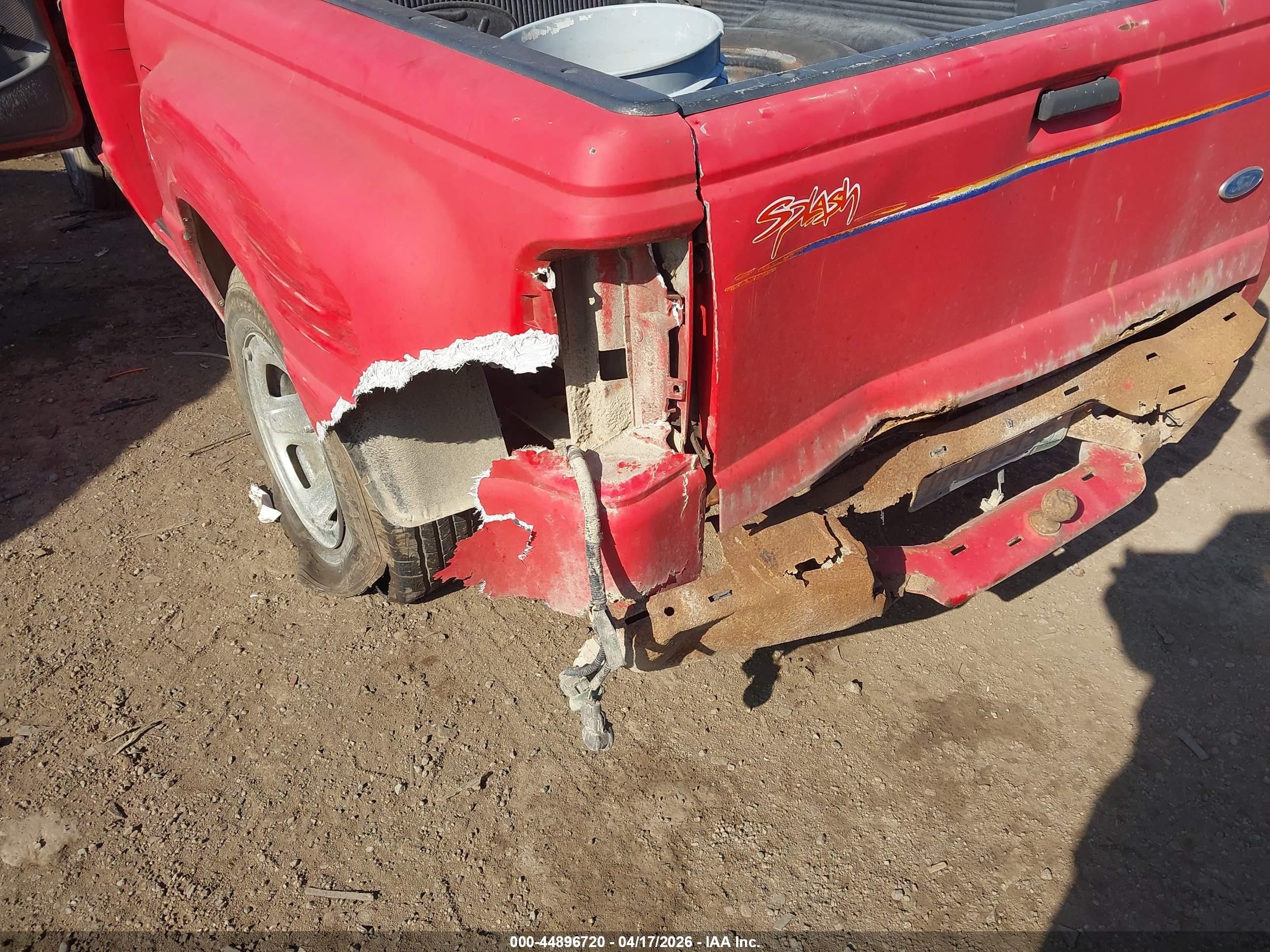1994 Ford Ranger   Red vin: 1FTCR10A3RPB63733