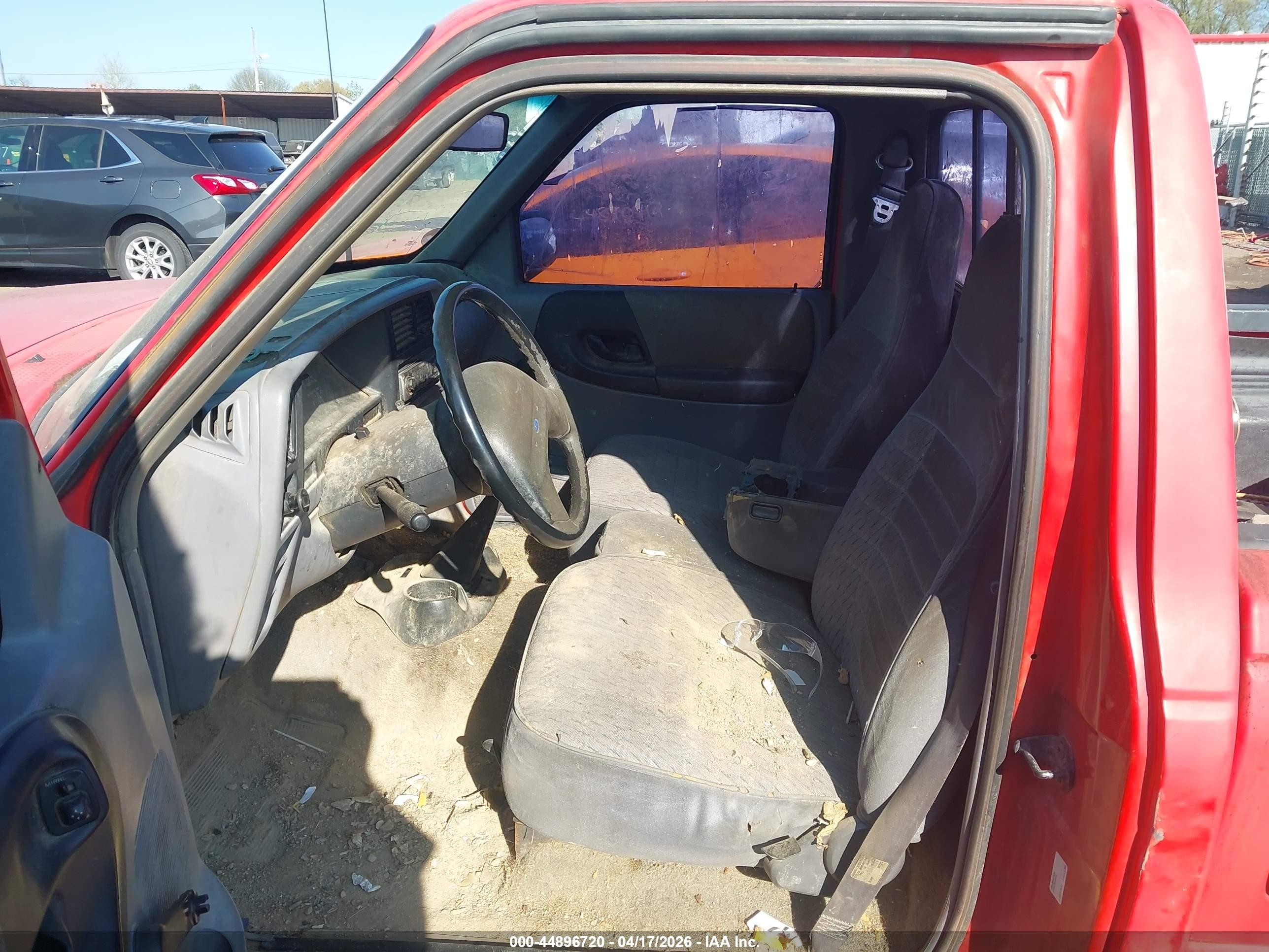 1994 Ford Ranger   Red vin: 1FTCR10A3RPB63733