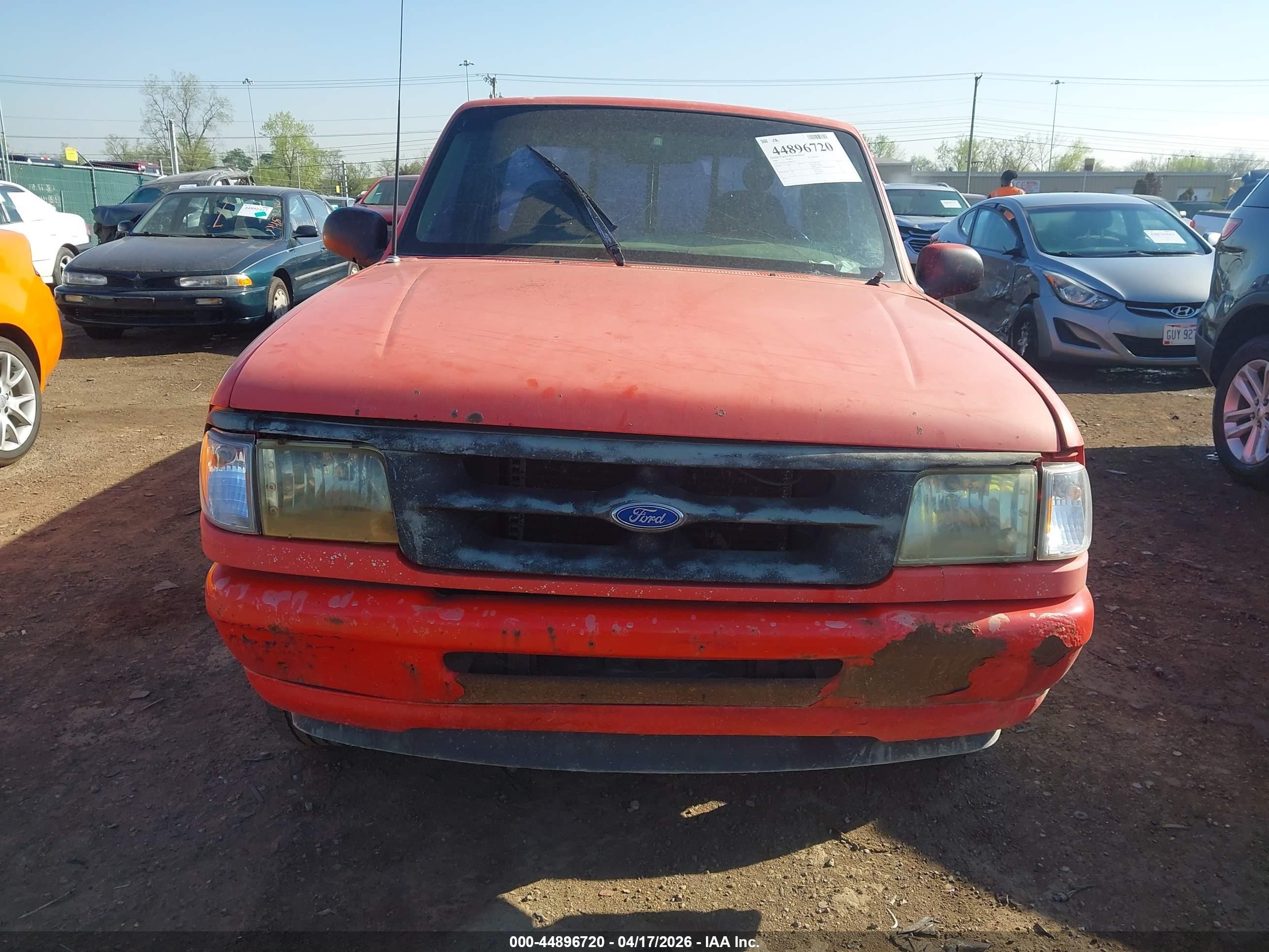 1994 Ford Ranger   Red vin: 1FTCR10A3RPB63733