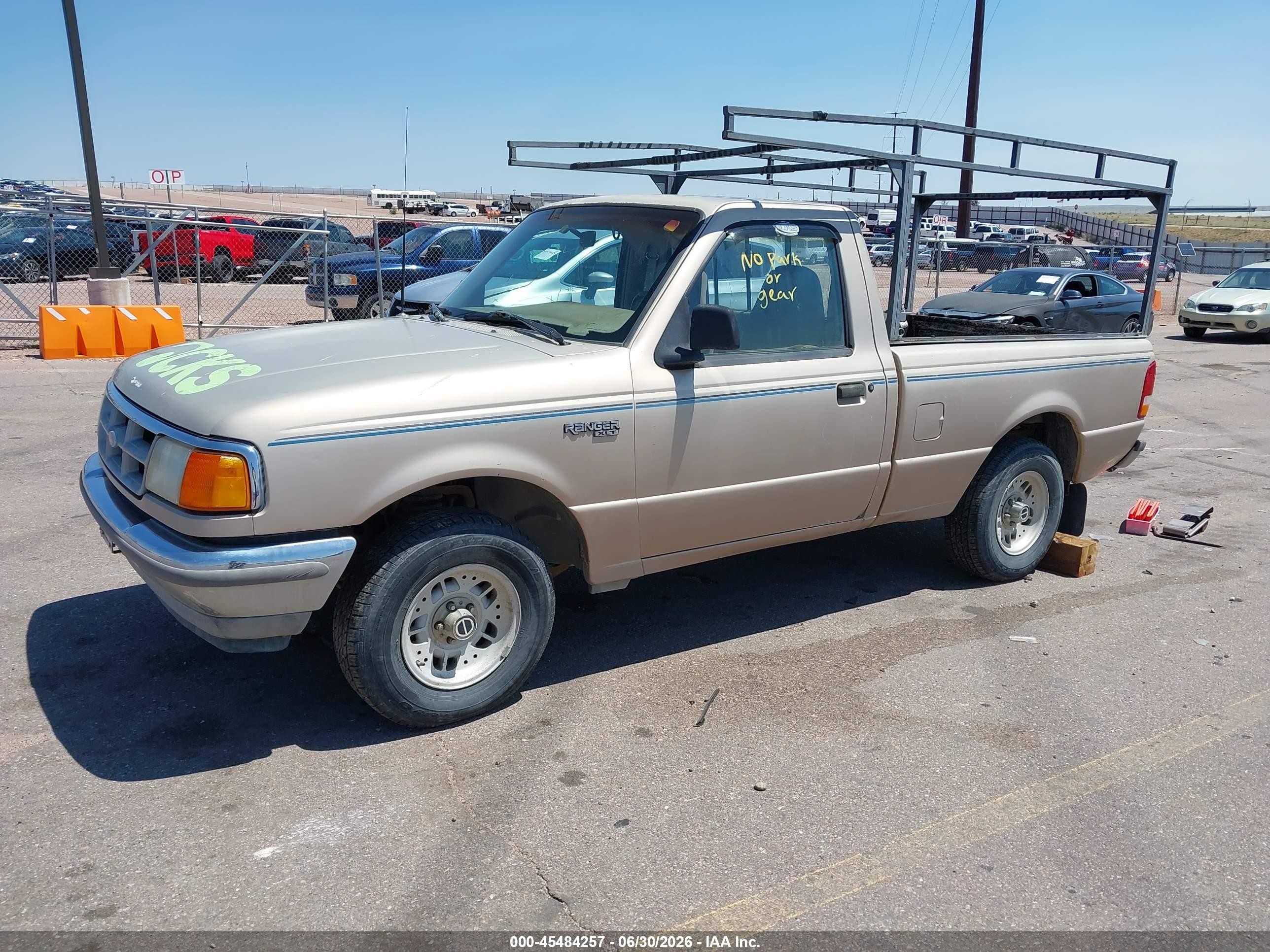 1994 Ford Ranger   Золотой vin: 1FTCR10A4RPA05904