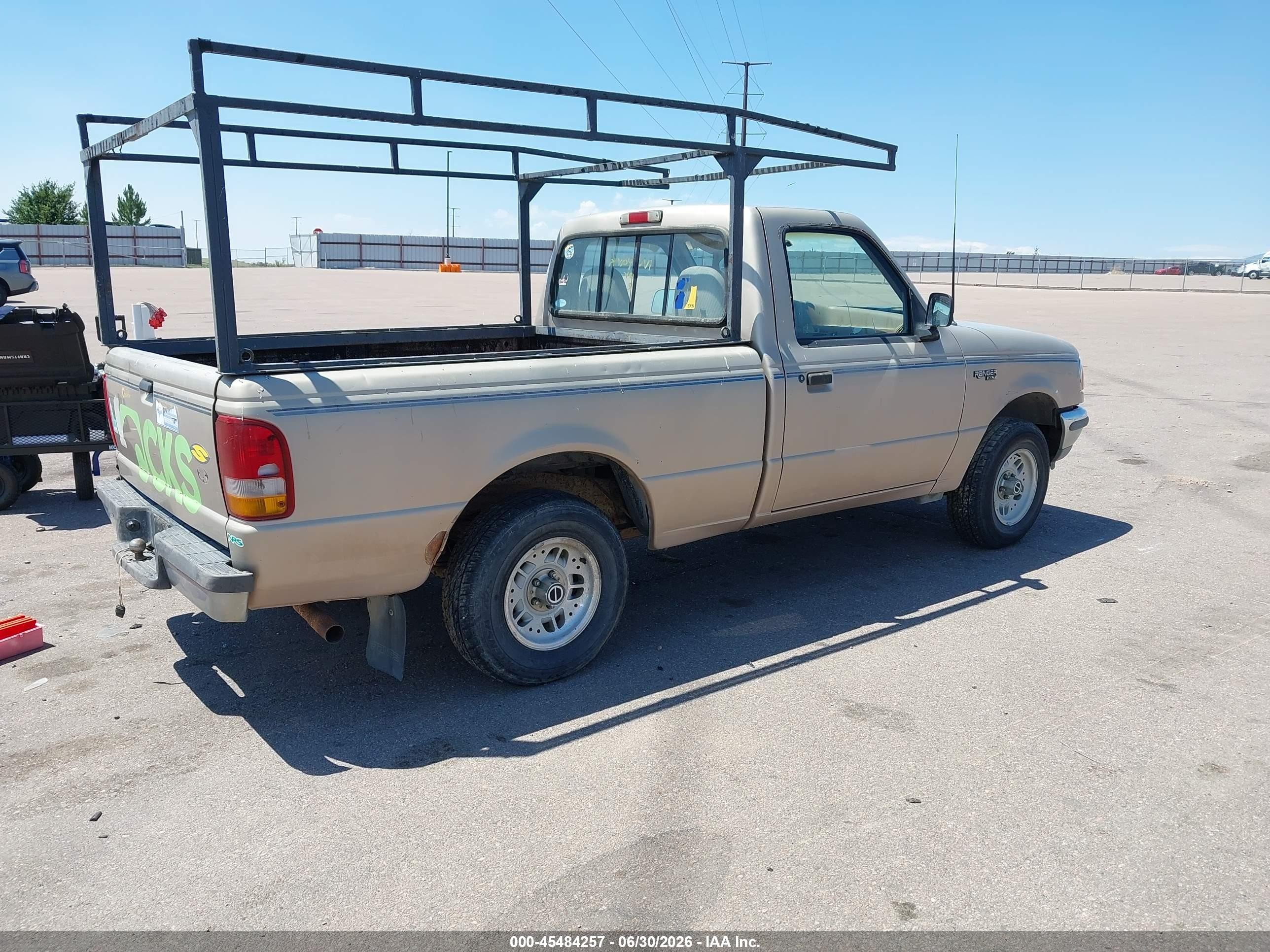 1994 Ford Ranger   Золотой vin: 1FTCR10A4RPA05904
