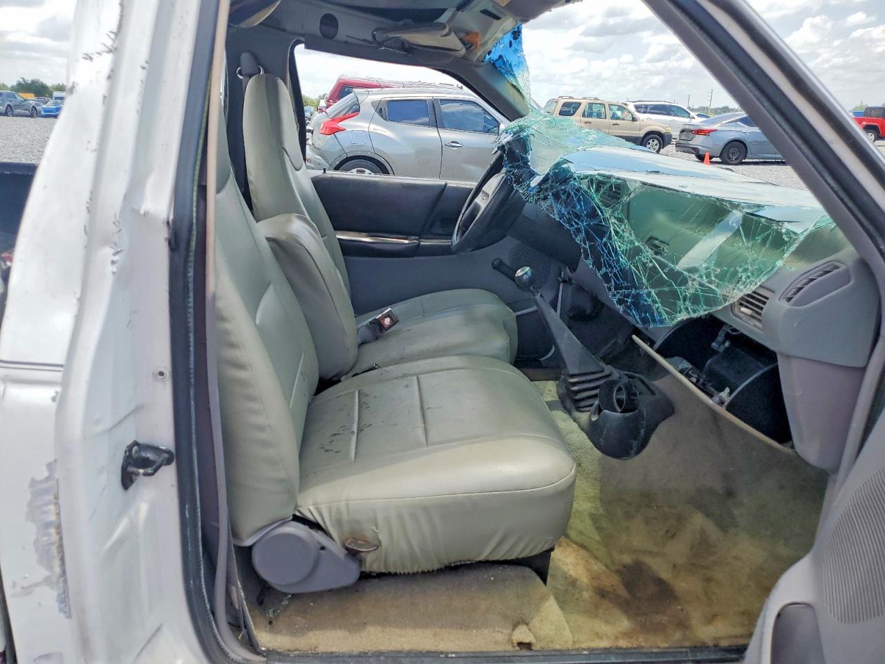 1994 Ford Ranger White vin: 1FTCR10A4RTA56925