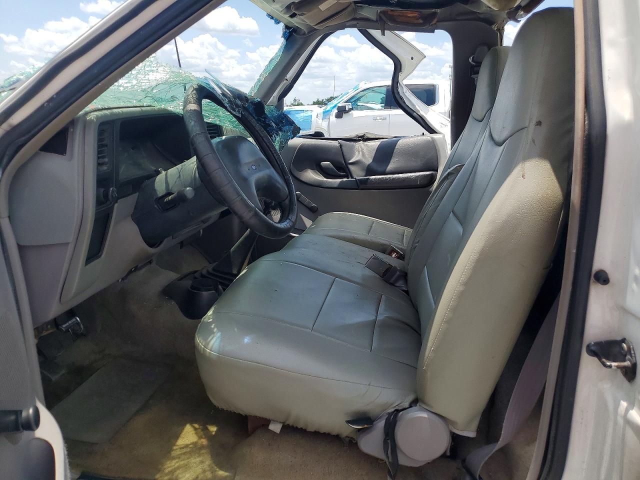 1994 Ford Ranger White vin: 1FTCR10A4RTA56925