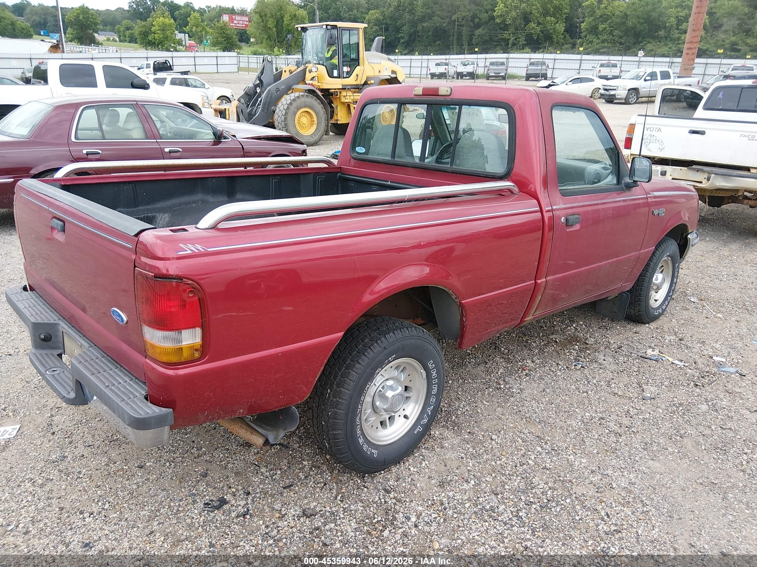 1995 Ford Ranger   Red vin: 1FTCR10A4SPA19355