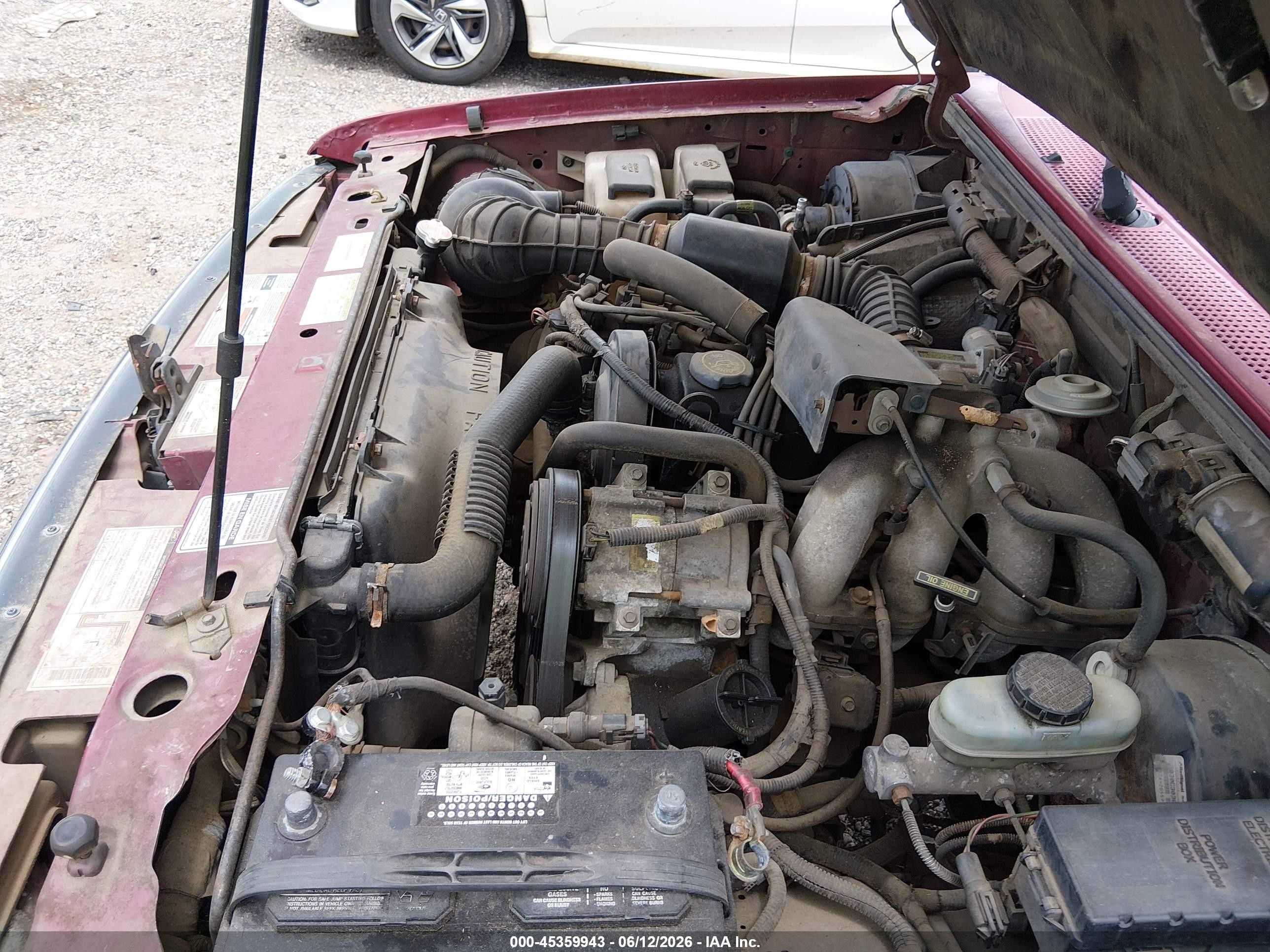 1995 Ford Ranger   Red vin: 1FTCR10A4SPA19355