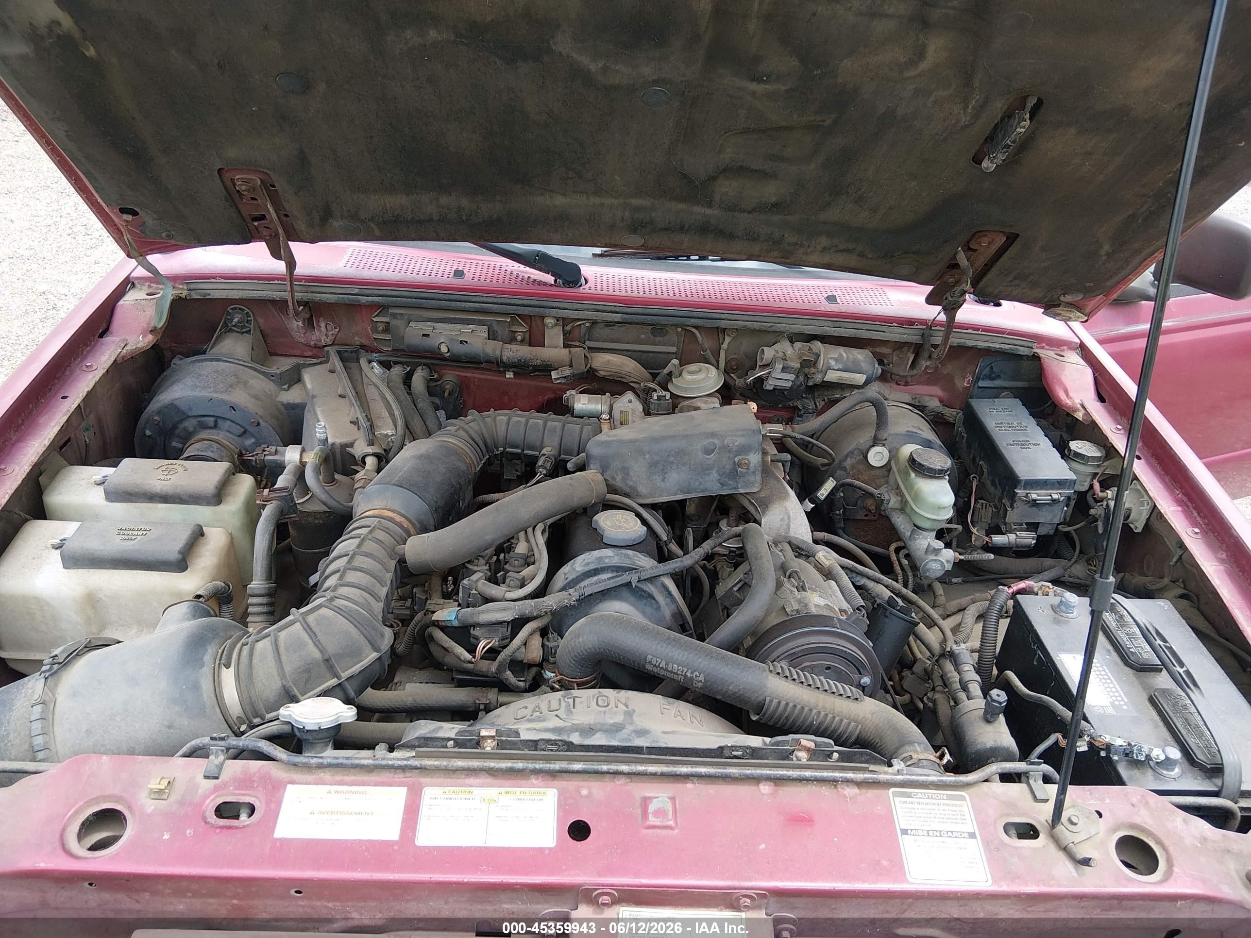 1995 Ford Ranger   Red vin: 1FTCR10A4SPA19355
