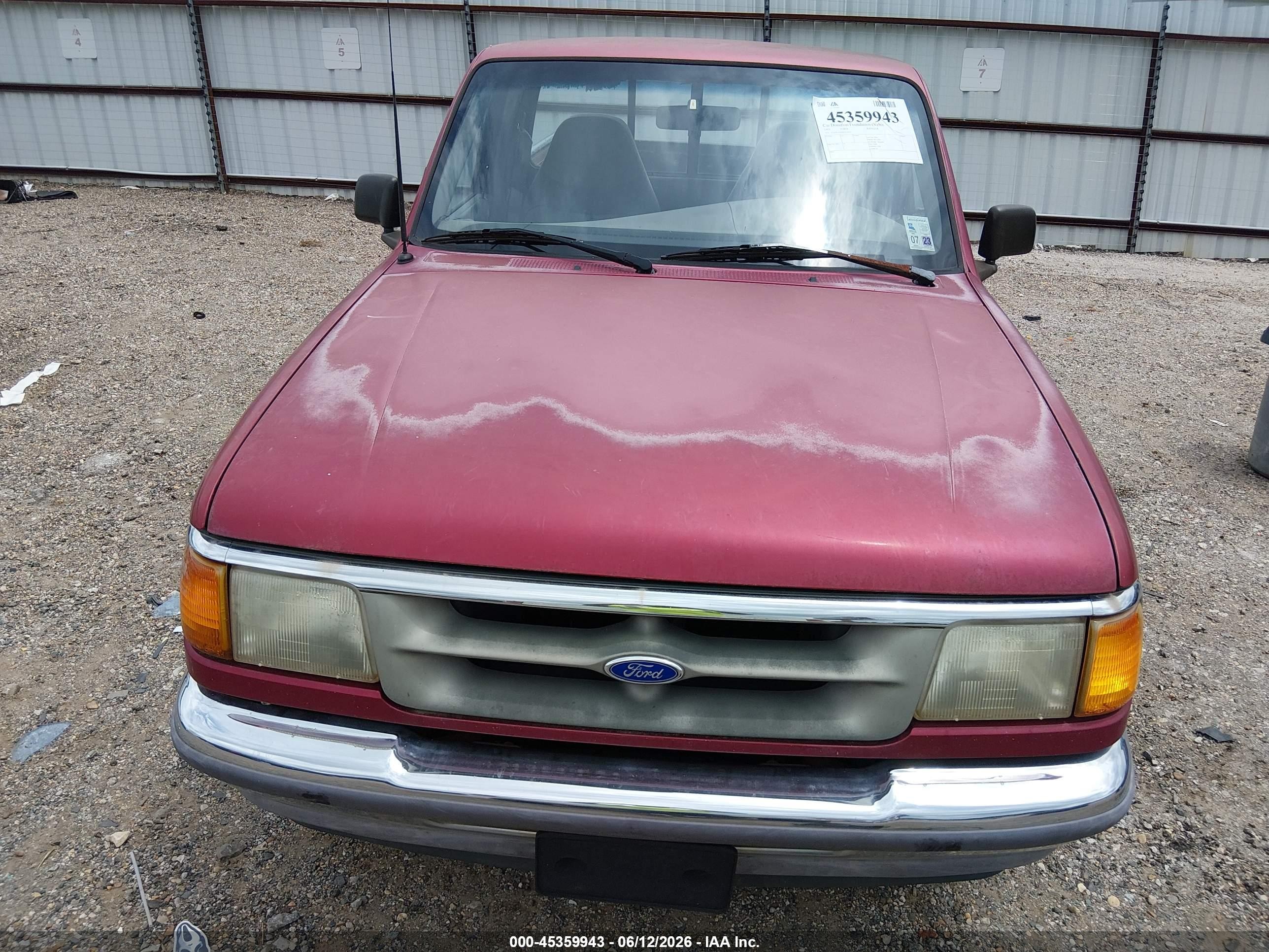 1995 Ford Ranger   Red vin: 1FTCR10A4SPA19355