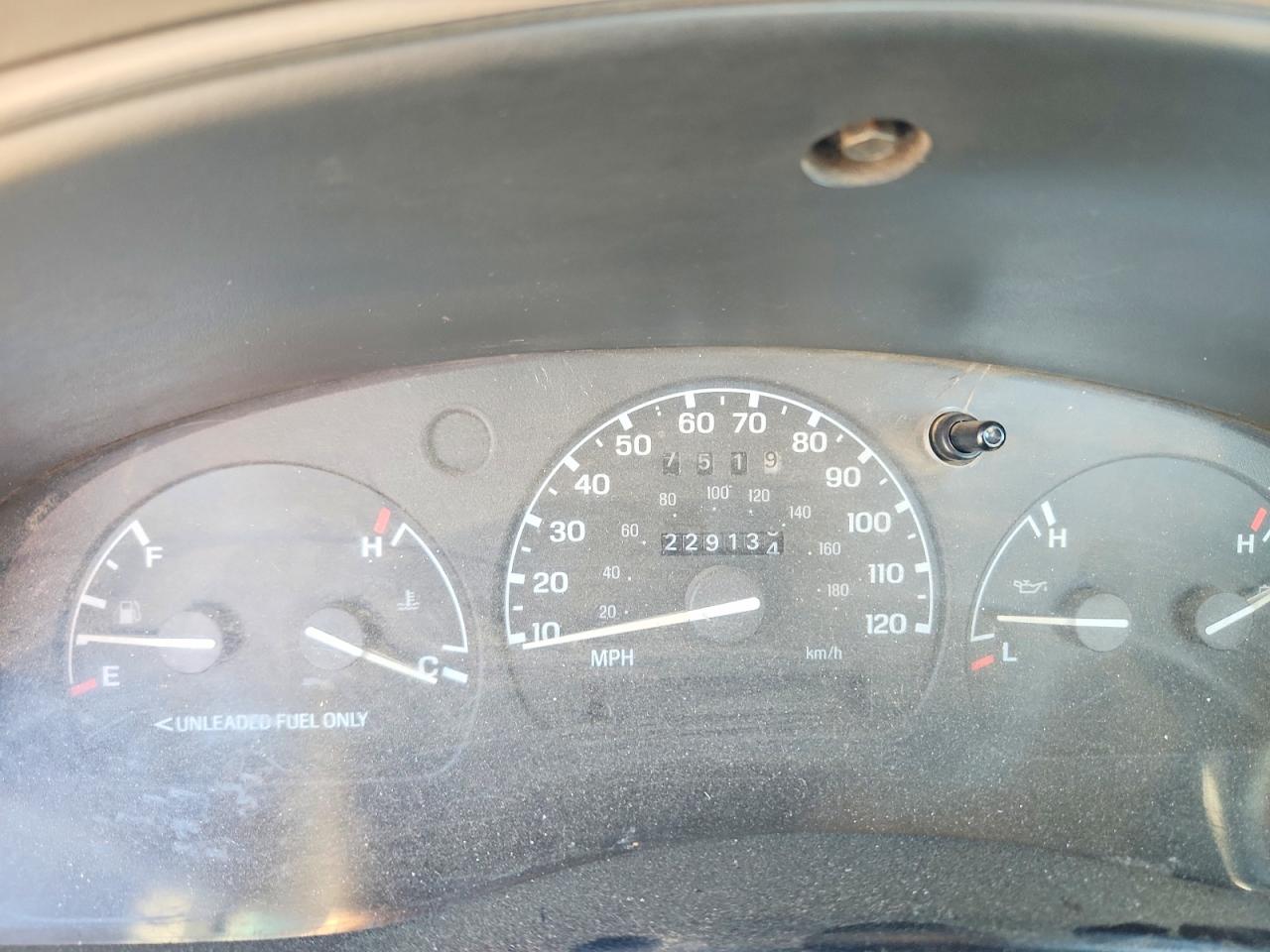1995 Ford Ranger Red vin: 1FTCR10A4SUB89412