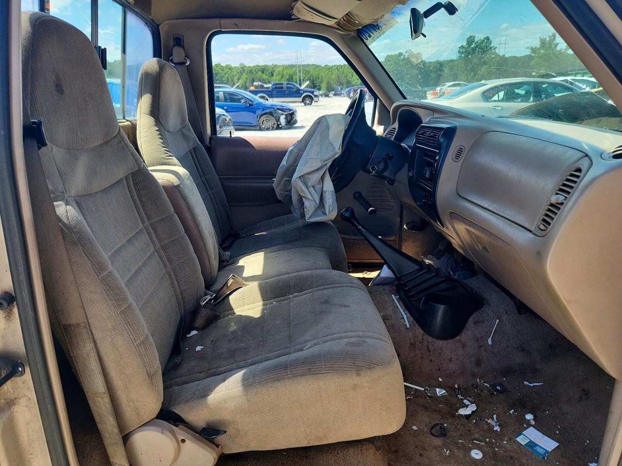 1997 Ford Ranger Gold vin: 1FTCR10A4VTA37043
