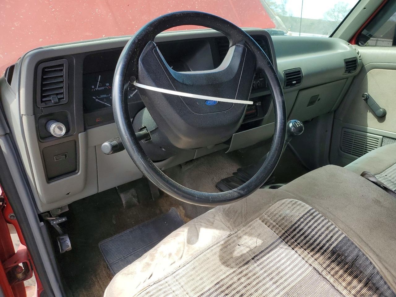 1992 Ford Ranger Красный vin: 1FTCR10A5NPA56676