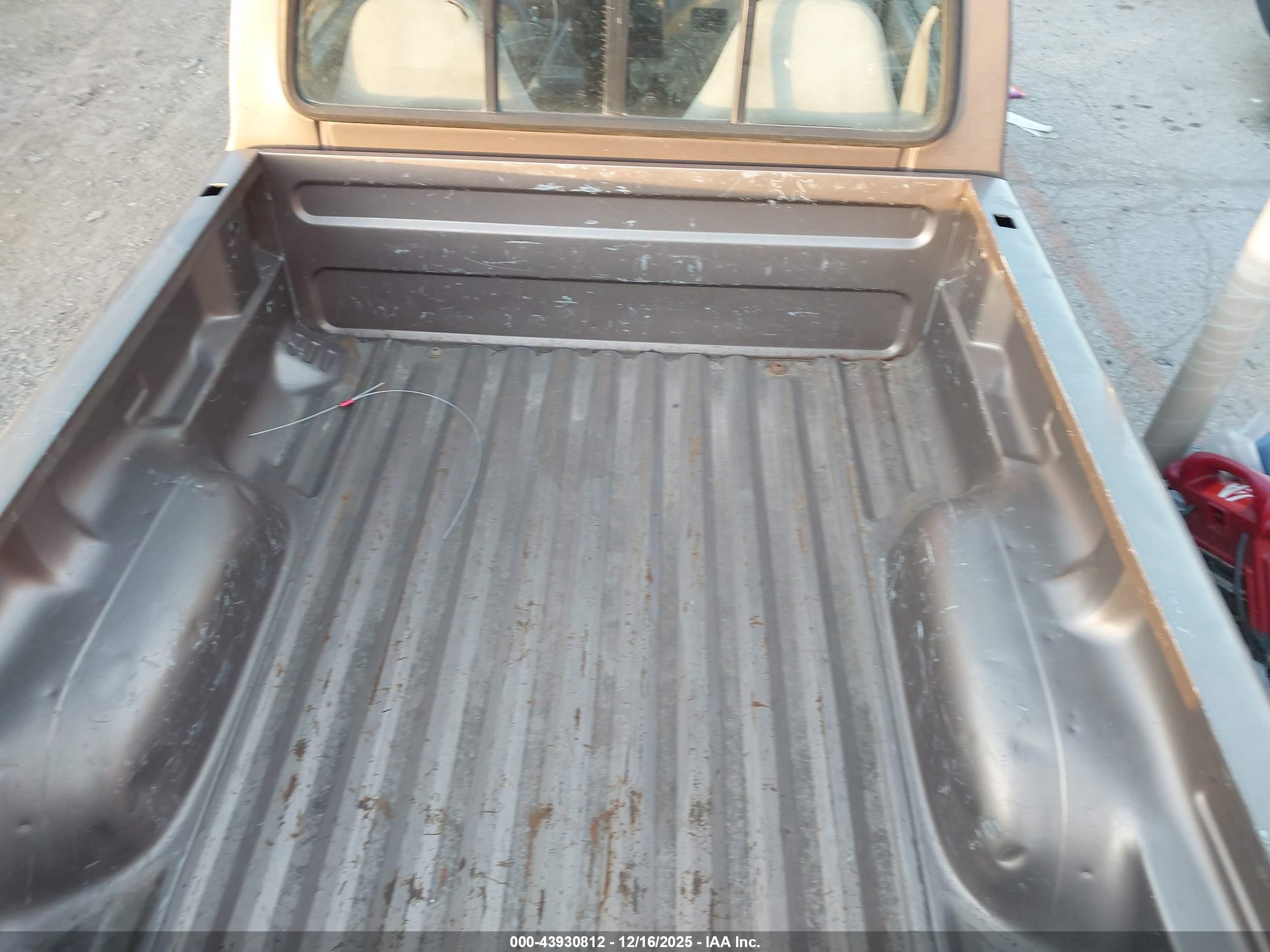 1992 Ford Ranger   Коричневый vin: 1FTCR10A5NPA88009