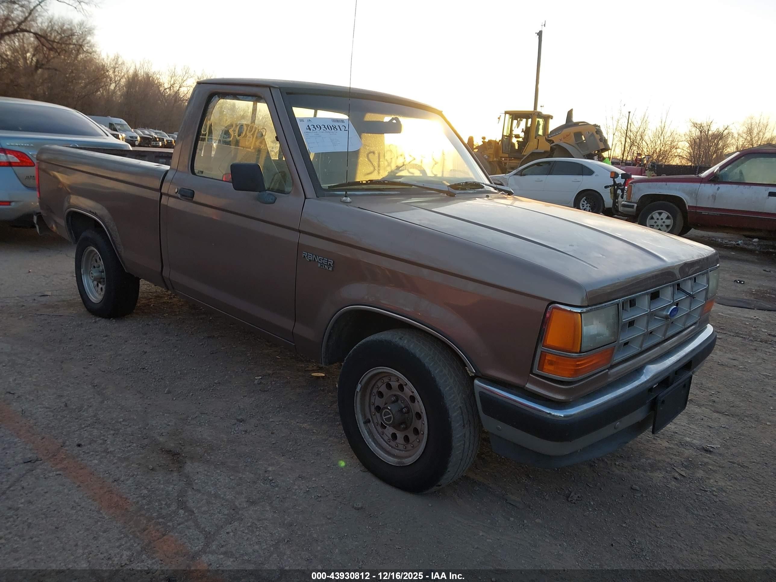1992 Ford Ranger   Коричневый vin: 1FTCR10A5NPA88009
