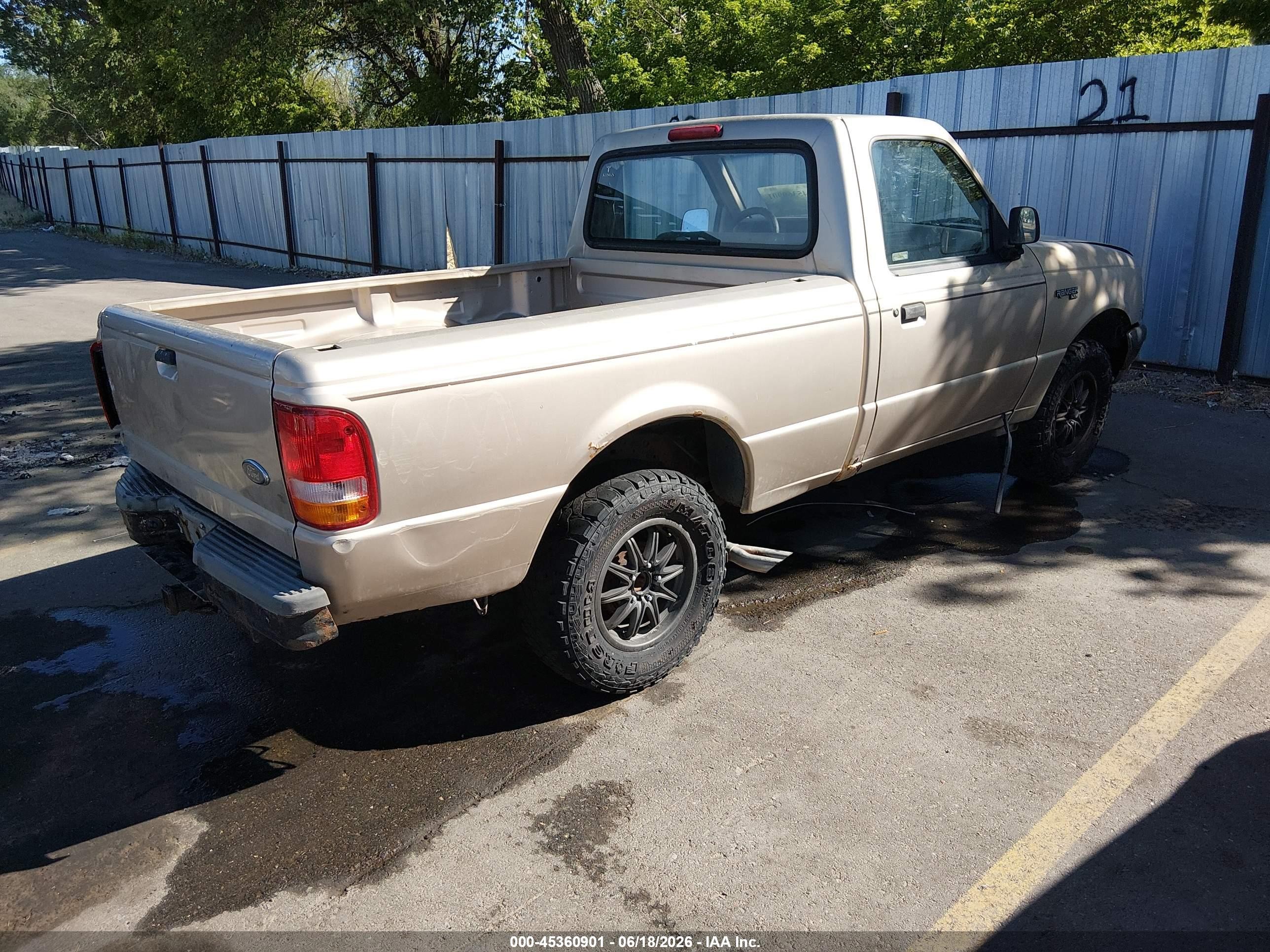 1993 Ford Ranger   Beige vin: 1FTCR10A5PTA33277