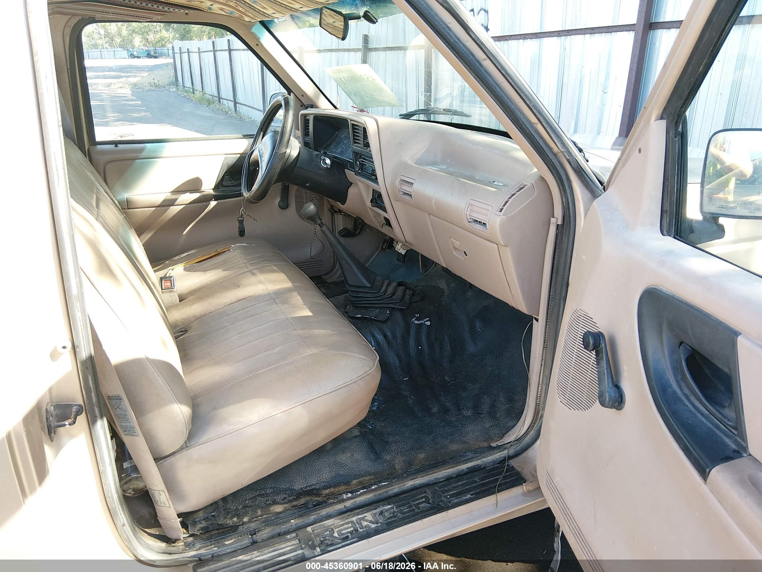 1993 Ford Ranger   Beige vin: 1FTCR10A5PTA33277