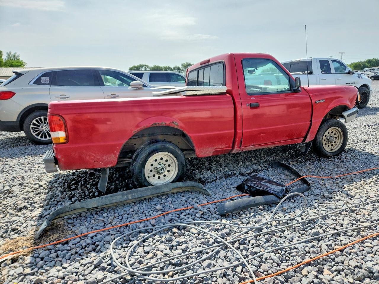 1997 Ford Ranger Красный vin: 1FTCR10A5VUB90055