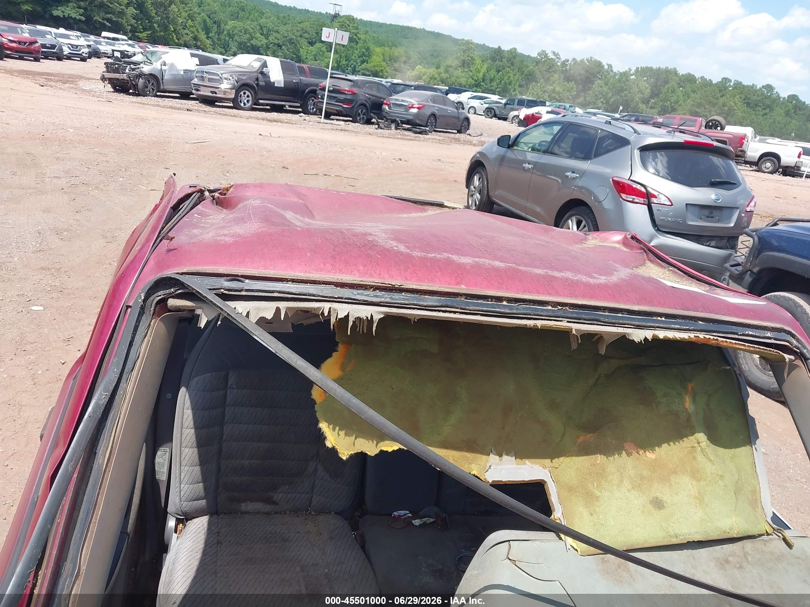 1994 Ford Ranger   Red vin: 1FTCR10A6RUC89151