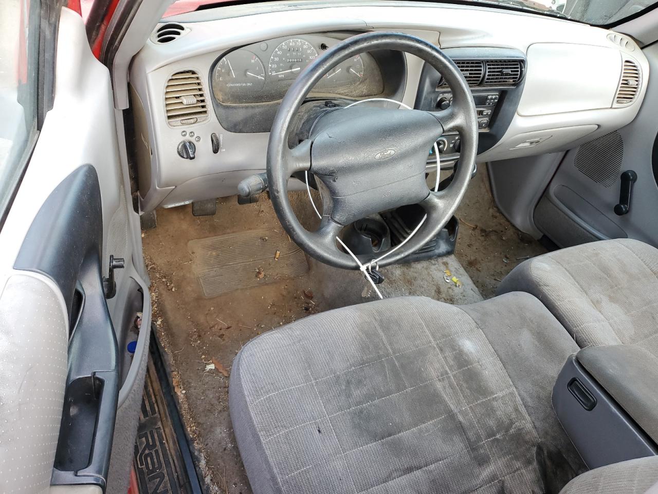 1996 Ford Ranger Red vin: 1FTCR10A6TUB20240