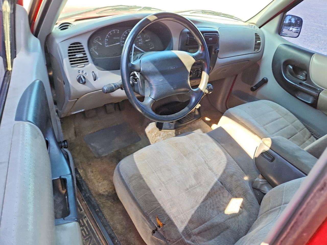 1997 Ford Ranger Red vin: 1FTCR10A6VUC88589