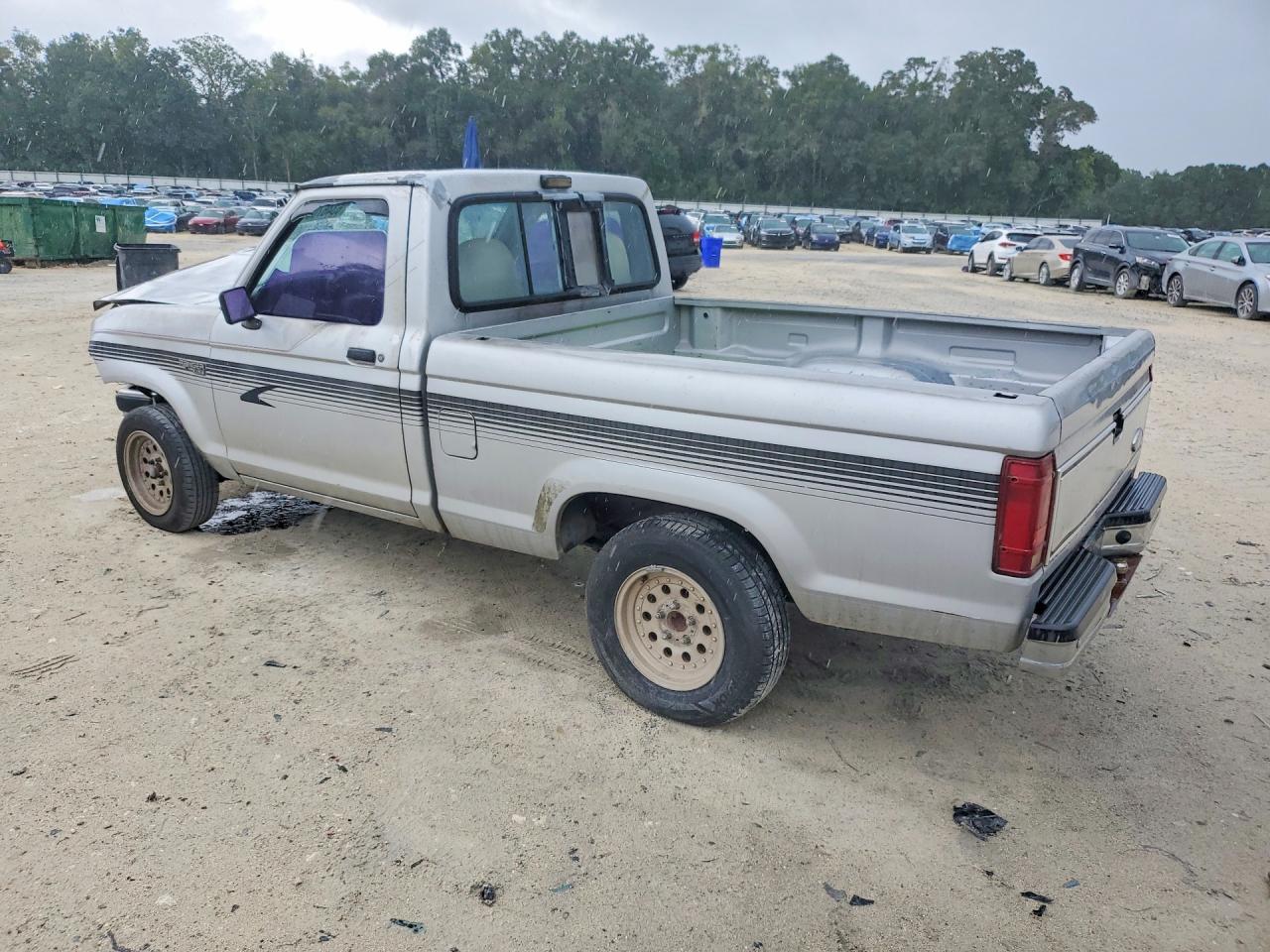 1992 Ford Ranger Silver vin: 1FTCR10A7NUD24323