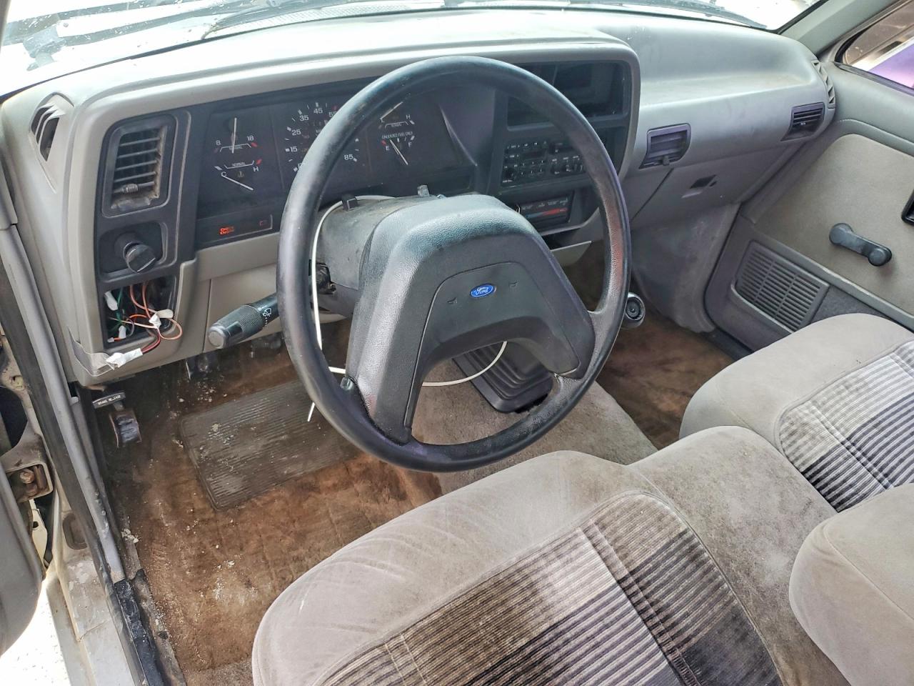 1992 Ford Ranger Silver vin: 1FTCR10A7NUD24323
