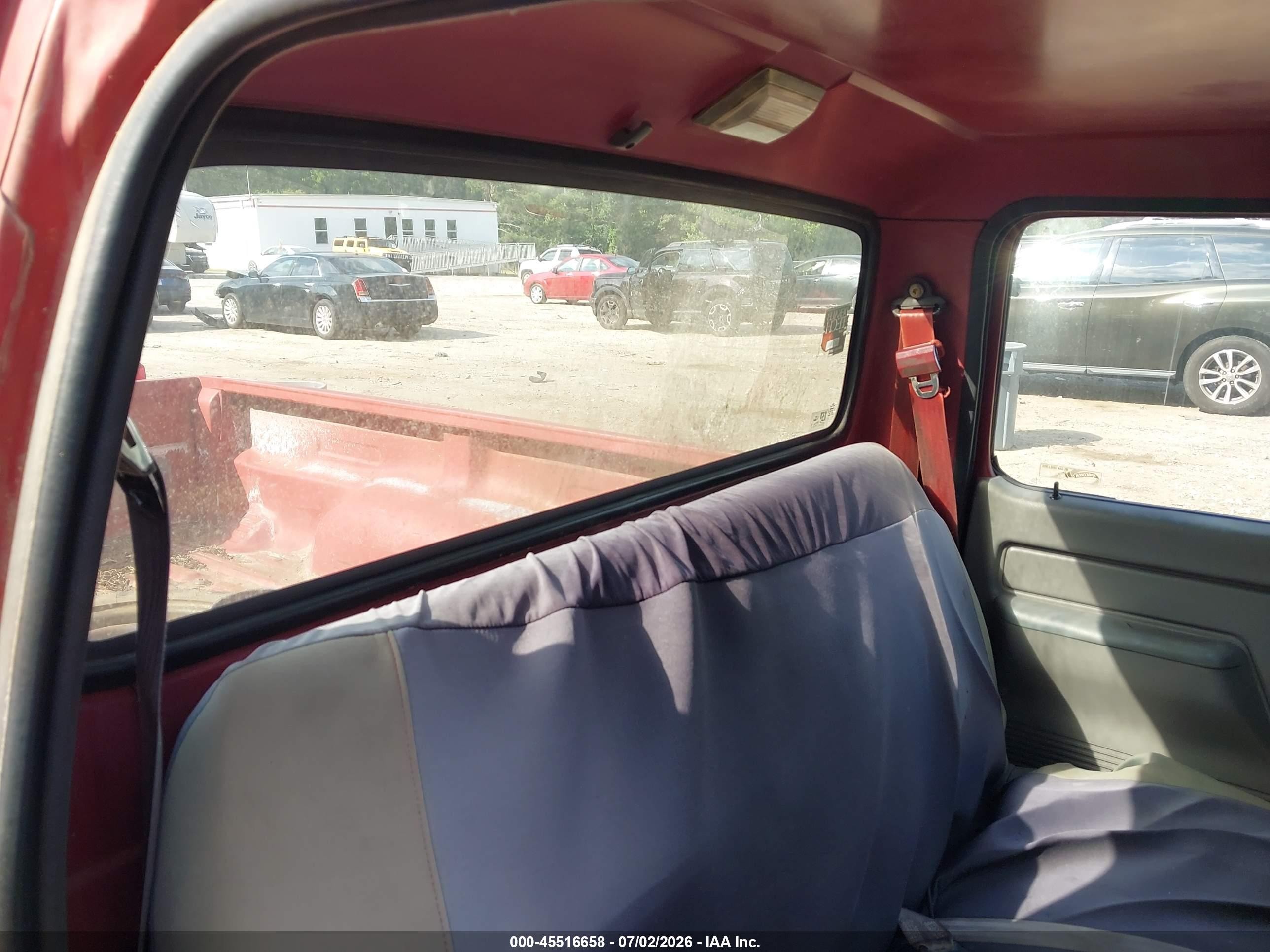 1989 Ford Ranger   Red vin: 1FTCR10A8KUC36702