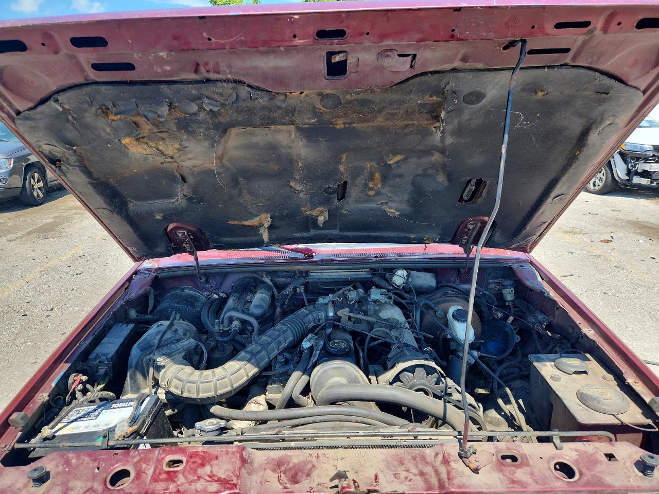 1990 Ford Ranger Burgundy vin: 1FTCR10A8LPB34428