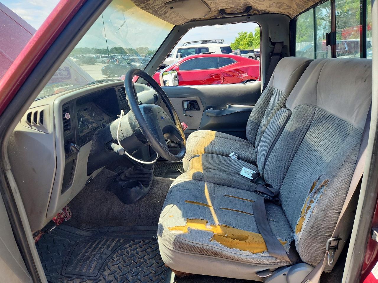 1990 Ford Ranger Burgundy vin: 1FTCR10A8LPB34428