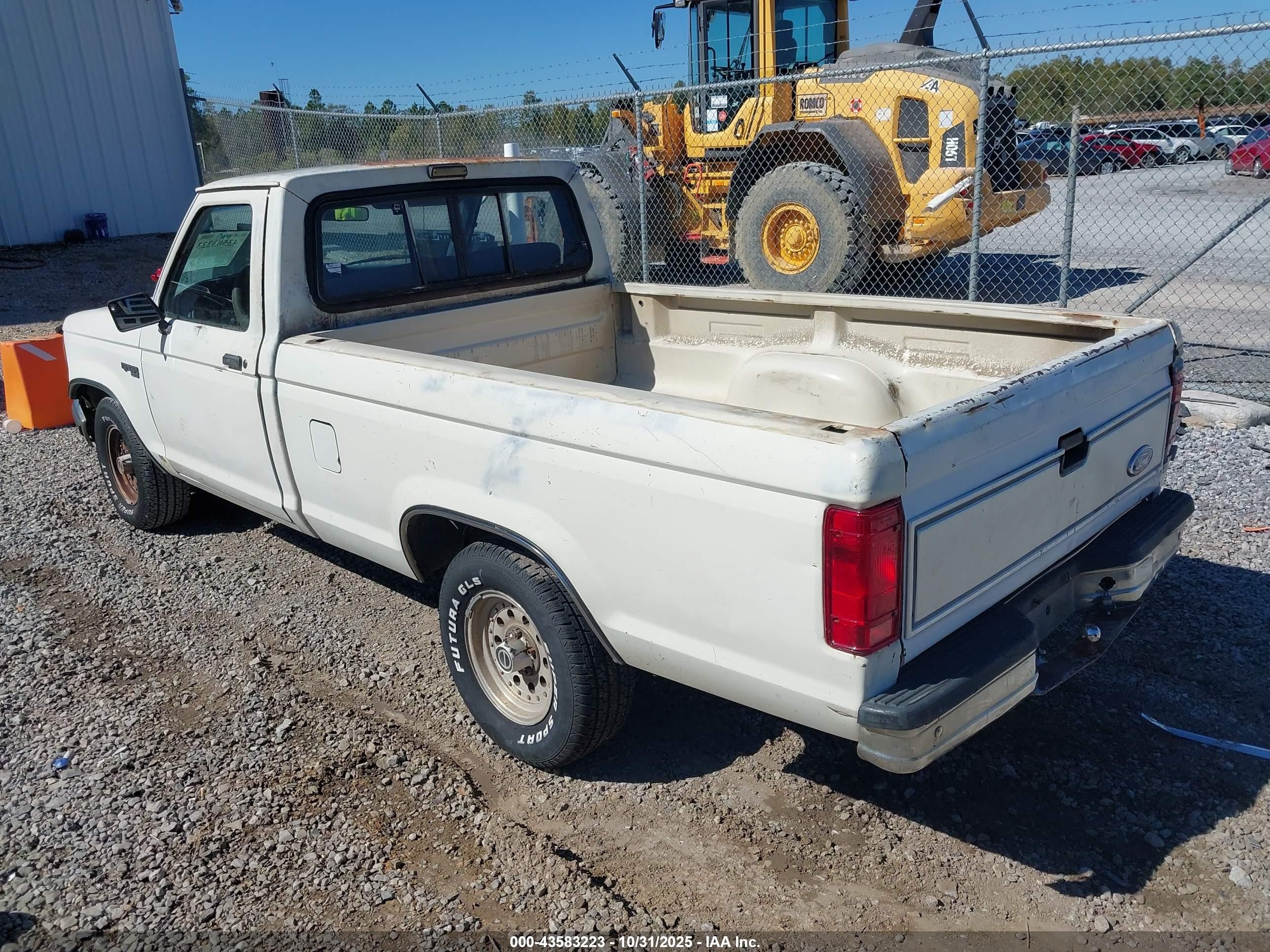 1990 Ford Ranger   Белый vin: 1FTCR10A8LPB65159