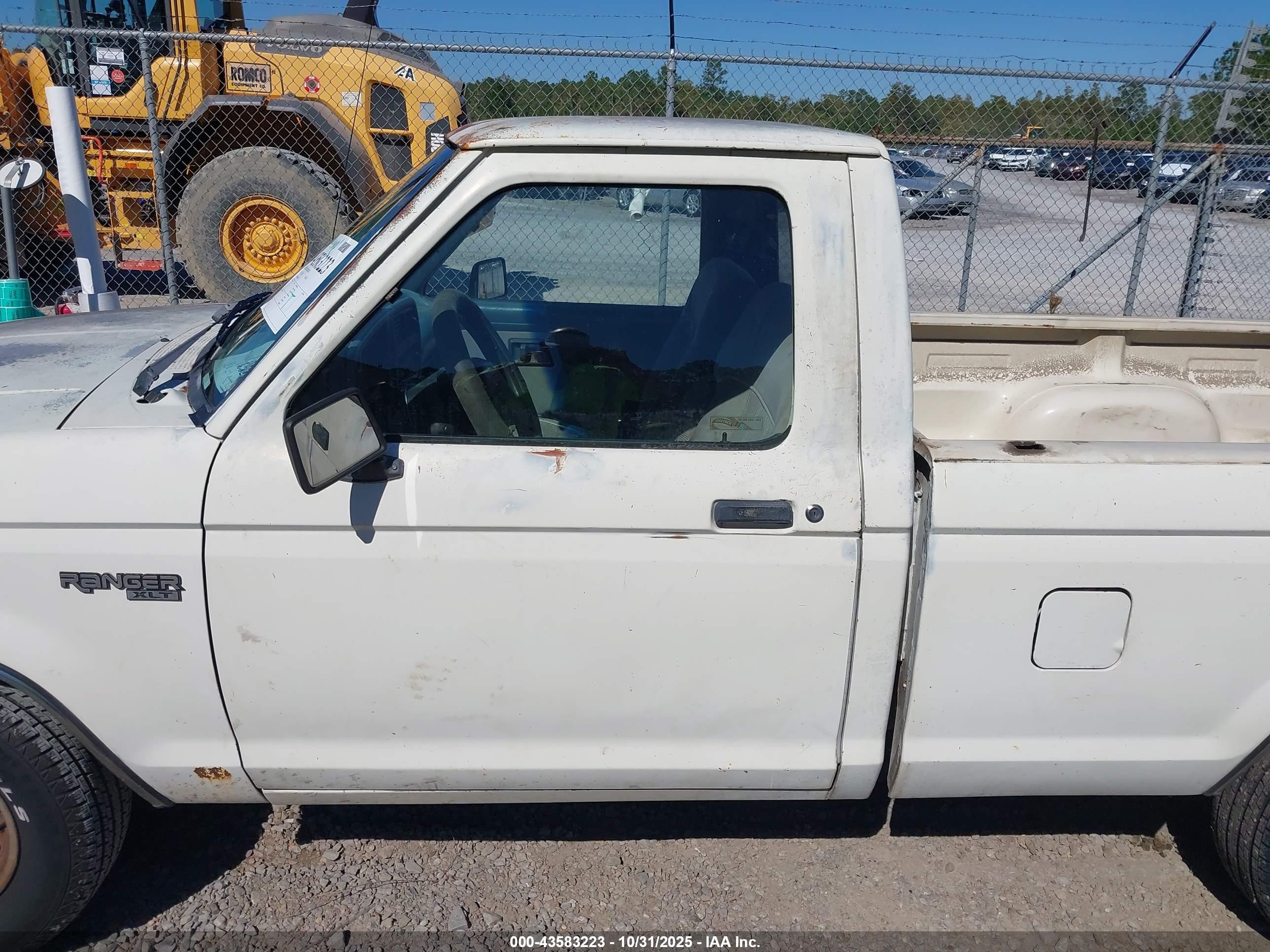 1990 Ford Ranger   Белый vin: 1FTCR10A8LPB65159