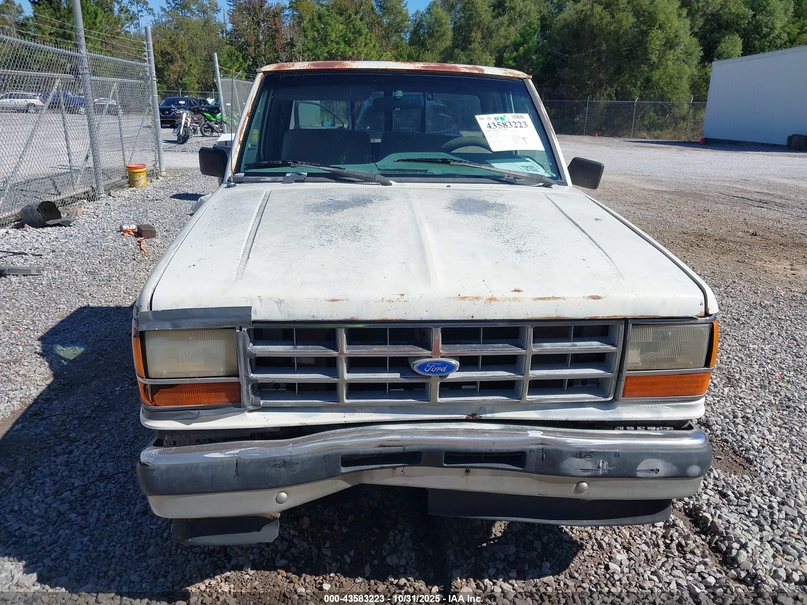 1990 Ford Ranger   Белый vin: 1FTCR10A8LPB65159