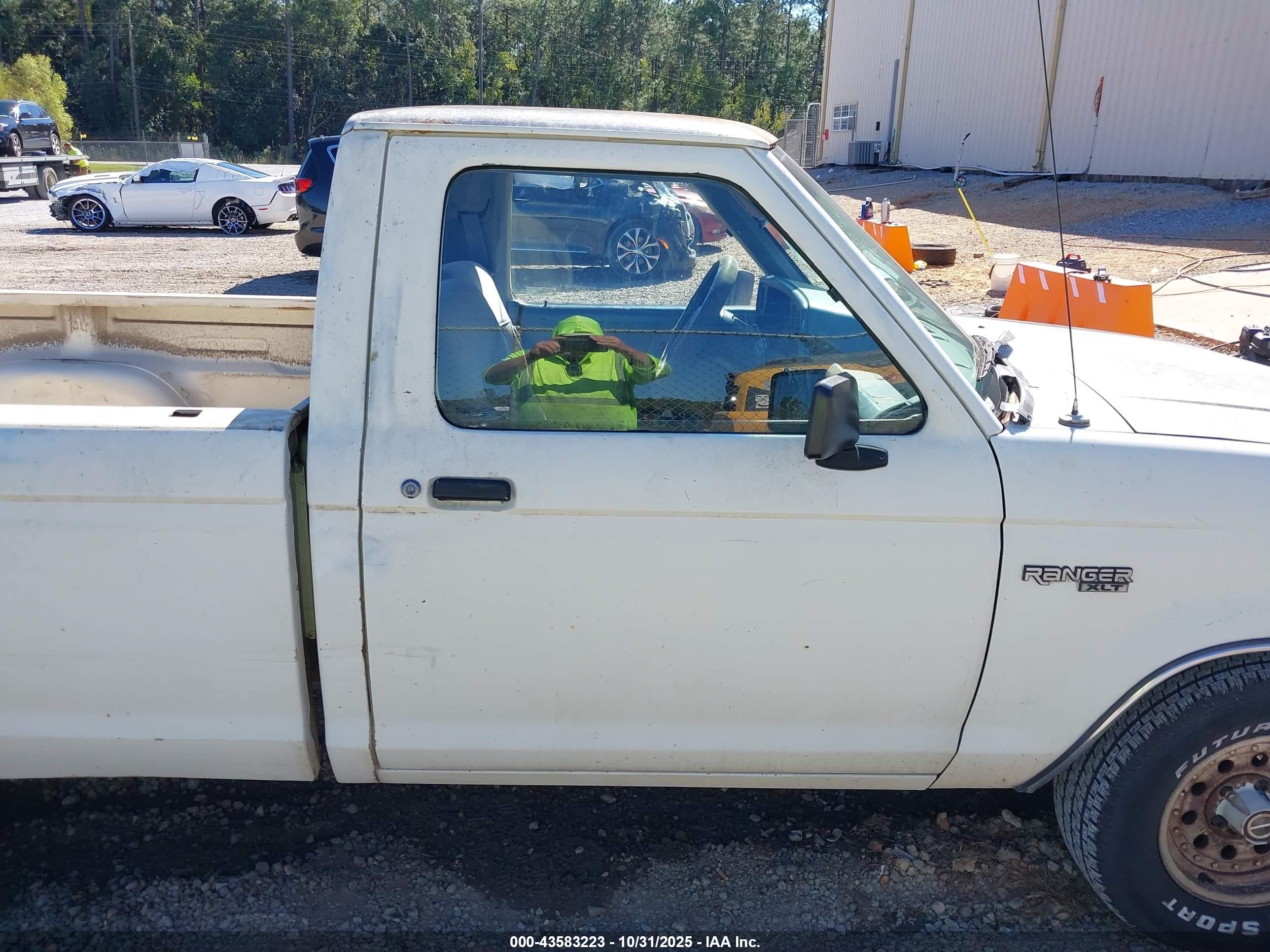 1990 Ford Ranger   Белый vin: 1FTCR10A8LPB65159