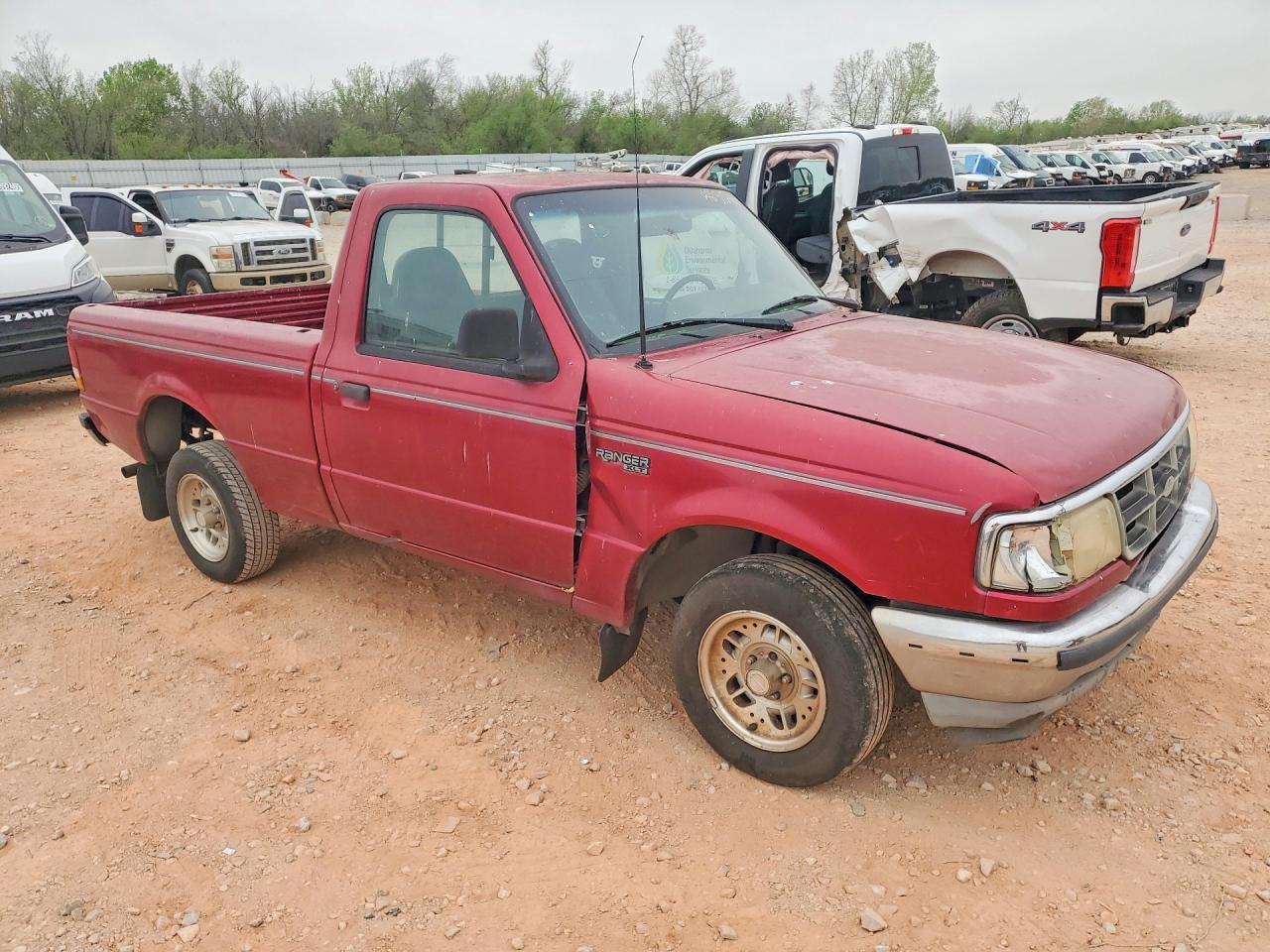 1994 Ford Ranger Red vin: 1FTCR10A8RPC53119