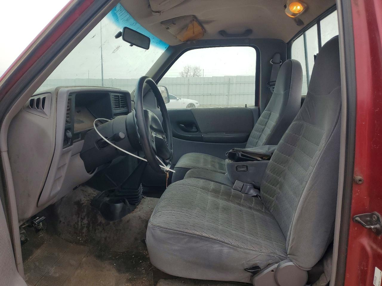 1994 Ford Ranger Red vin: 1FTCR10A8RPC53119