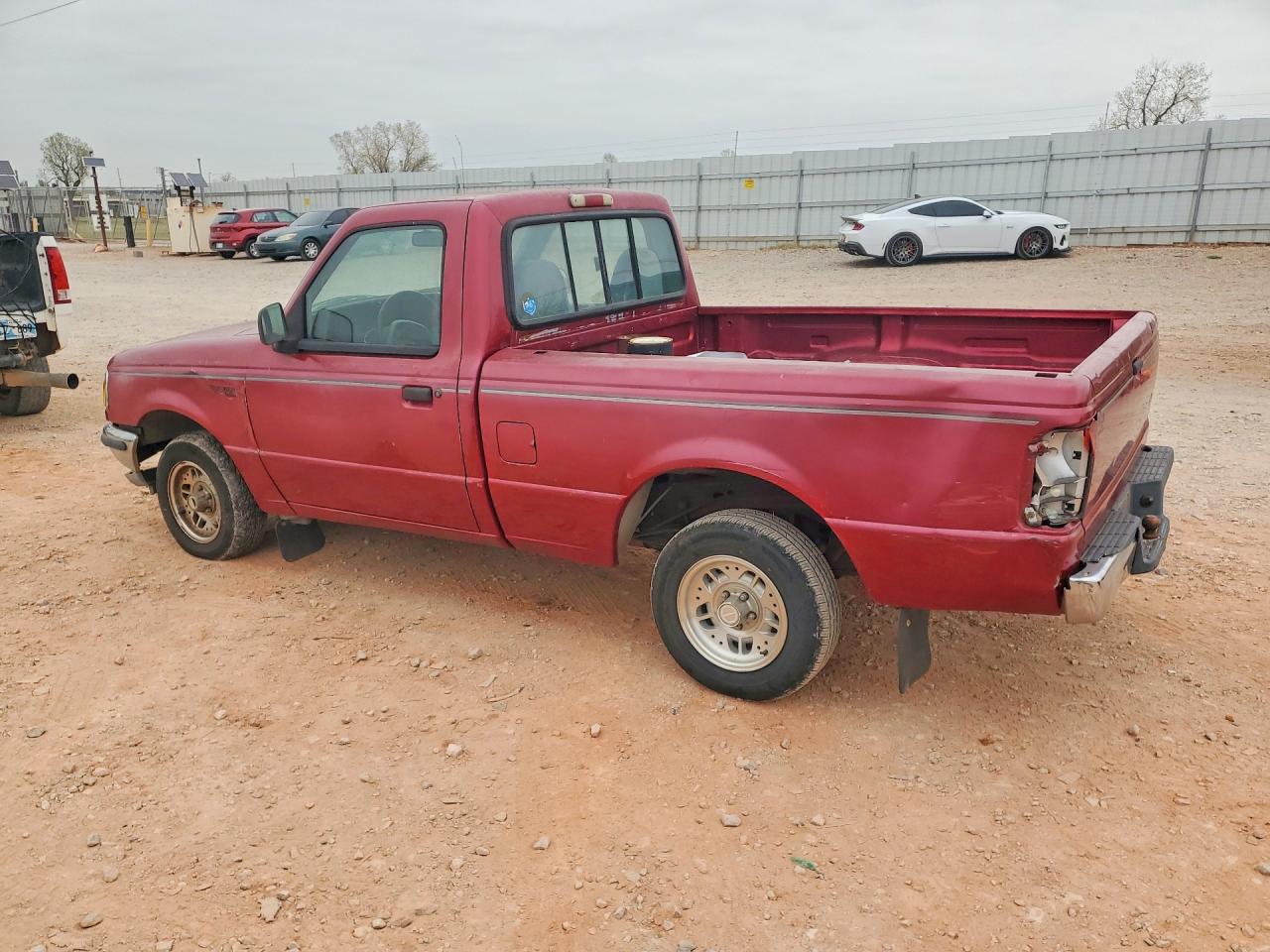 1994 Ford Ranger Red vin: 1FTCR10A8RPC53119