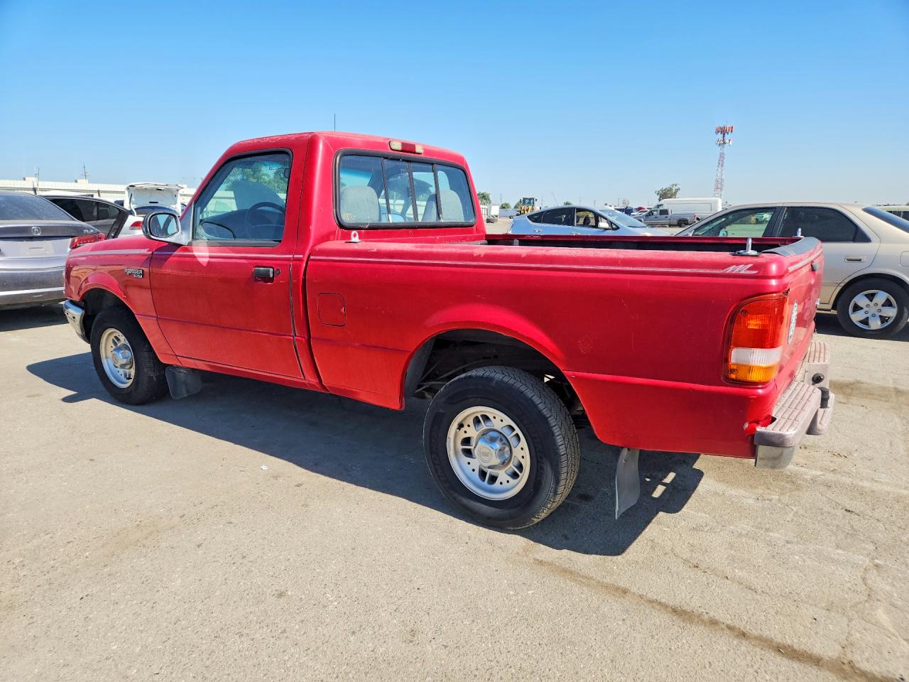 1995 Ford Ranger Red vin: 1FTCR10A8SPA37194