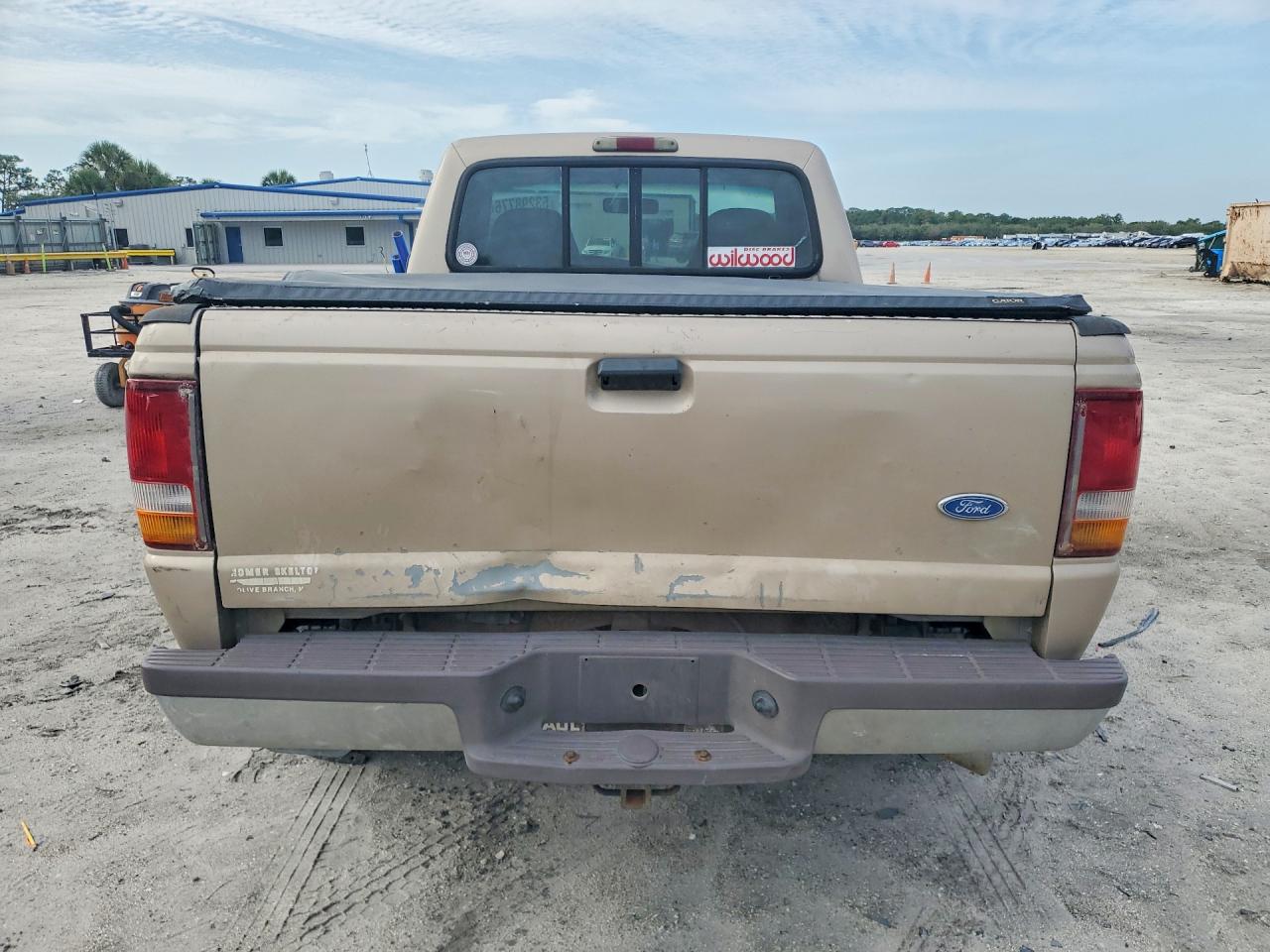 1997 Ford Ranger Gold vin: 1FTCR10A8VUA01429