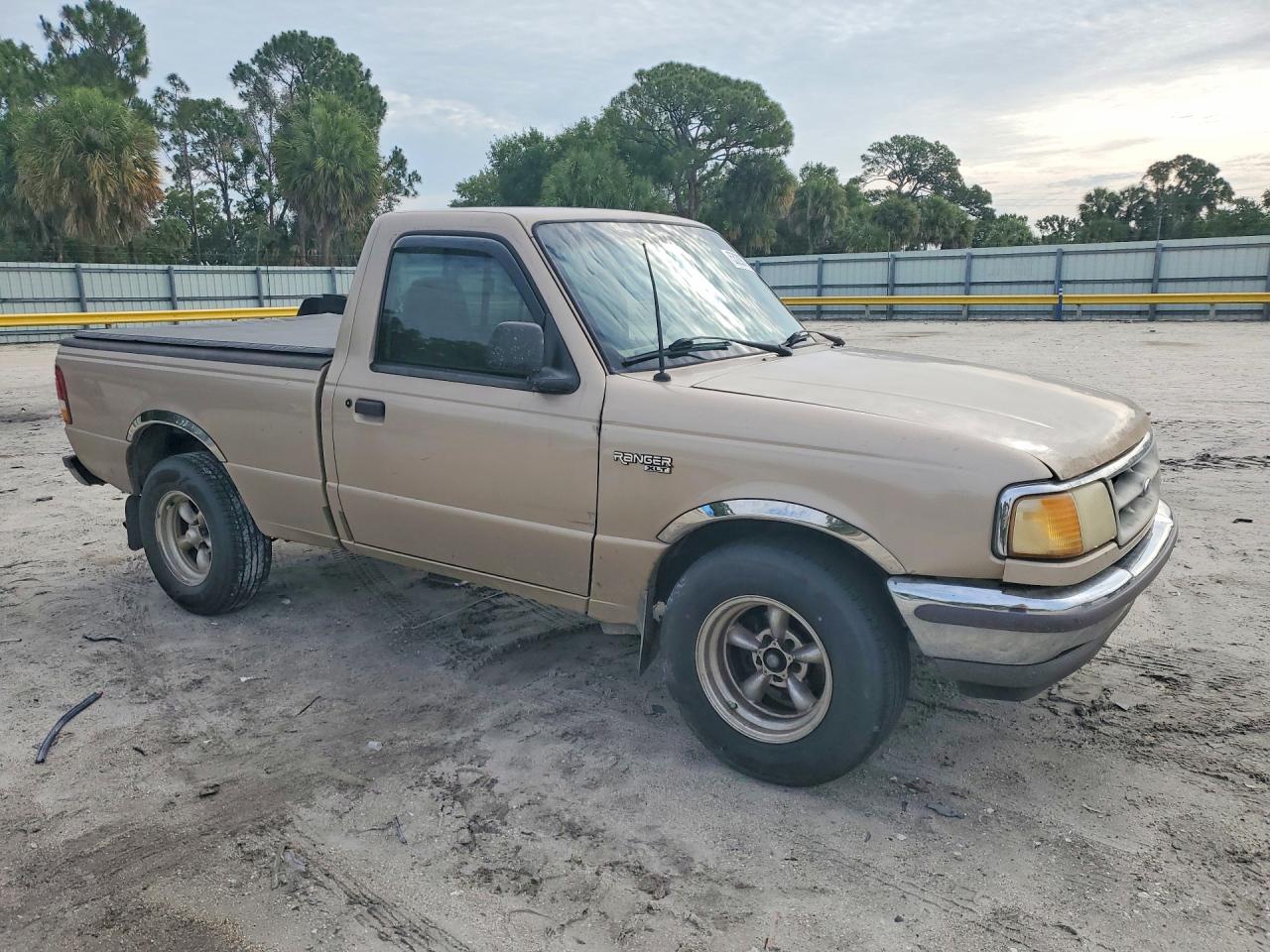 1997 Ford Ranger Gold vin: 1FTCR10A8VUA01429
