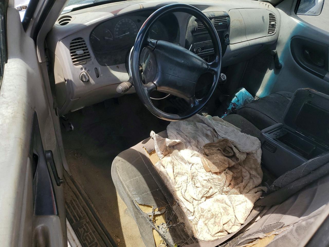 1997 Ford Ranger White vin: 1FTCR10A8VUD35900