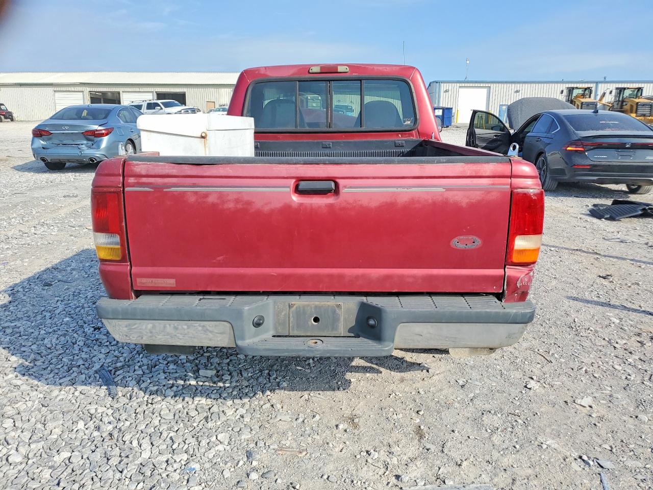 1994 Ford Ranger Red vin: 1FTCR10A9RUC47976