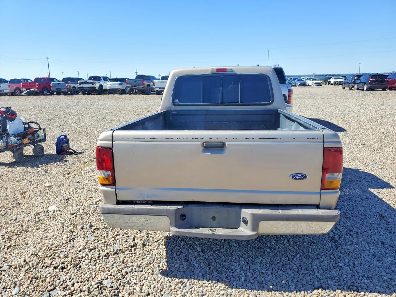 1995 Ford Ranger Tan vin: 1FTCR10A9SPA33428
