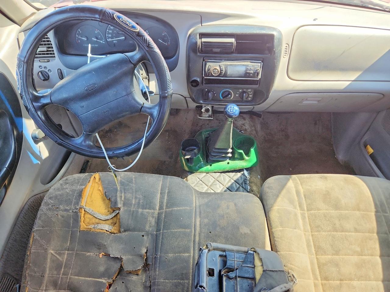 1996 Ford Ranger Burgundy vin: 1FTCR10A9TPB35538